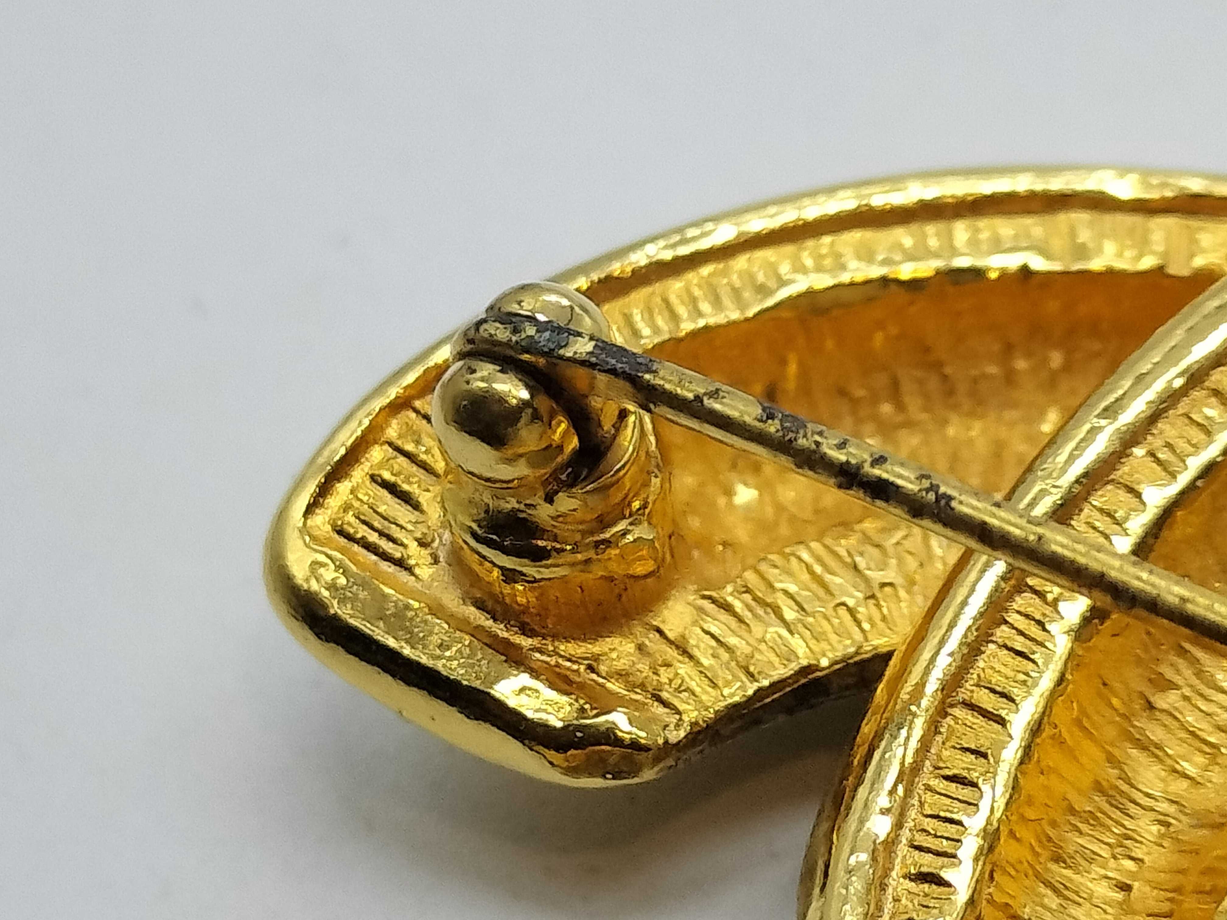 Coco Mark Matelassé 1142 Gold-colored Brooch — view 9