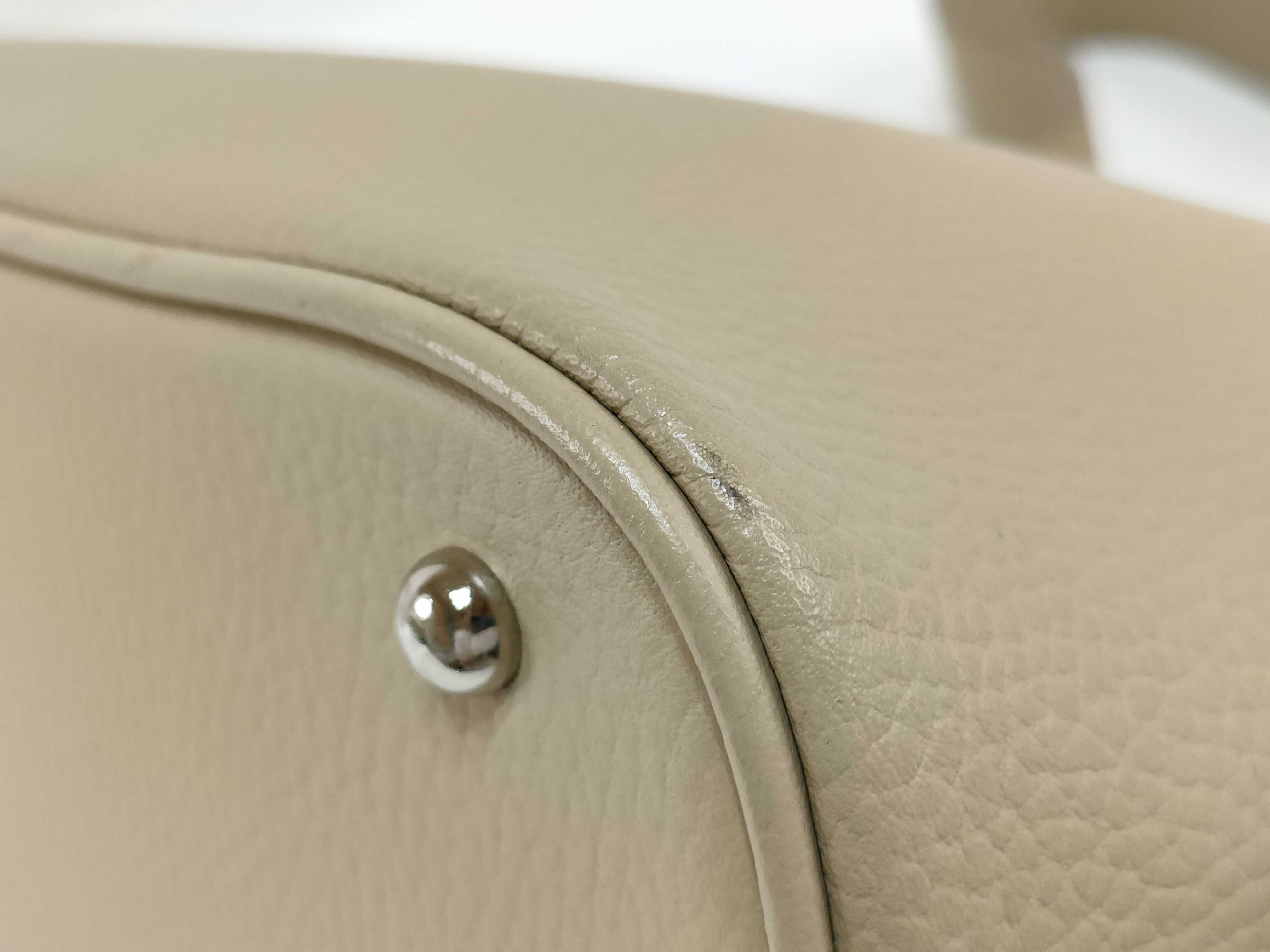 leather one-shoulder bag, beige. — view 6