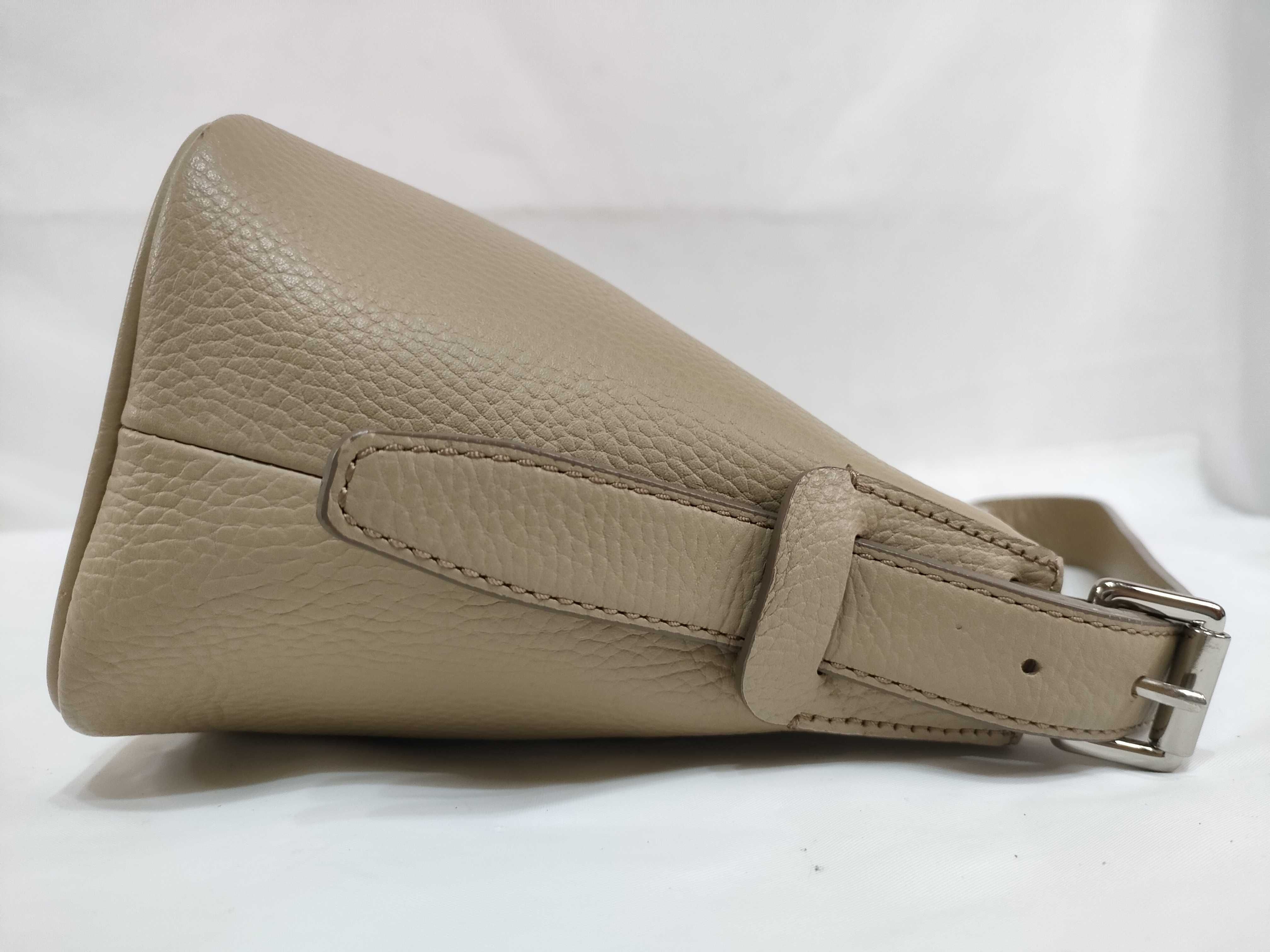 leather one-shoulder bag, beige. — view 7