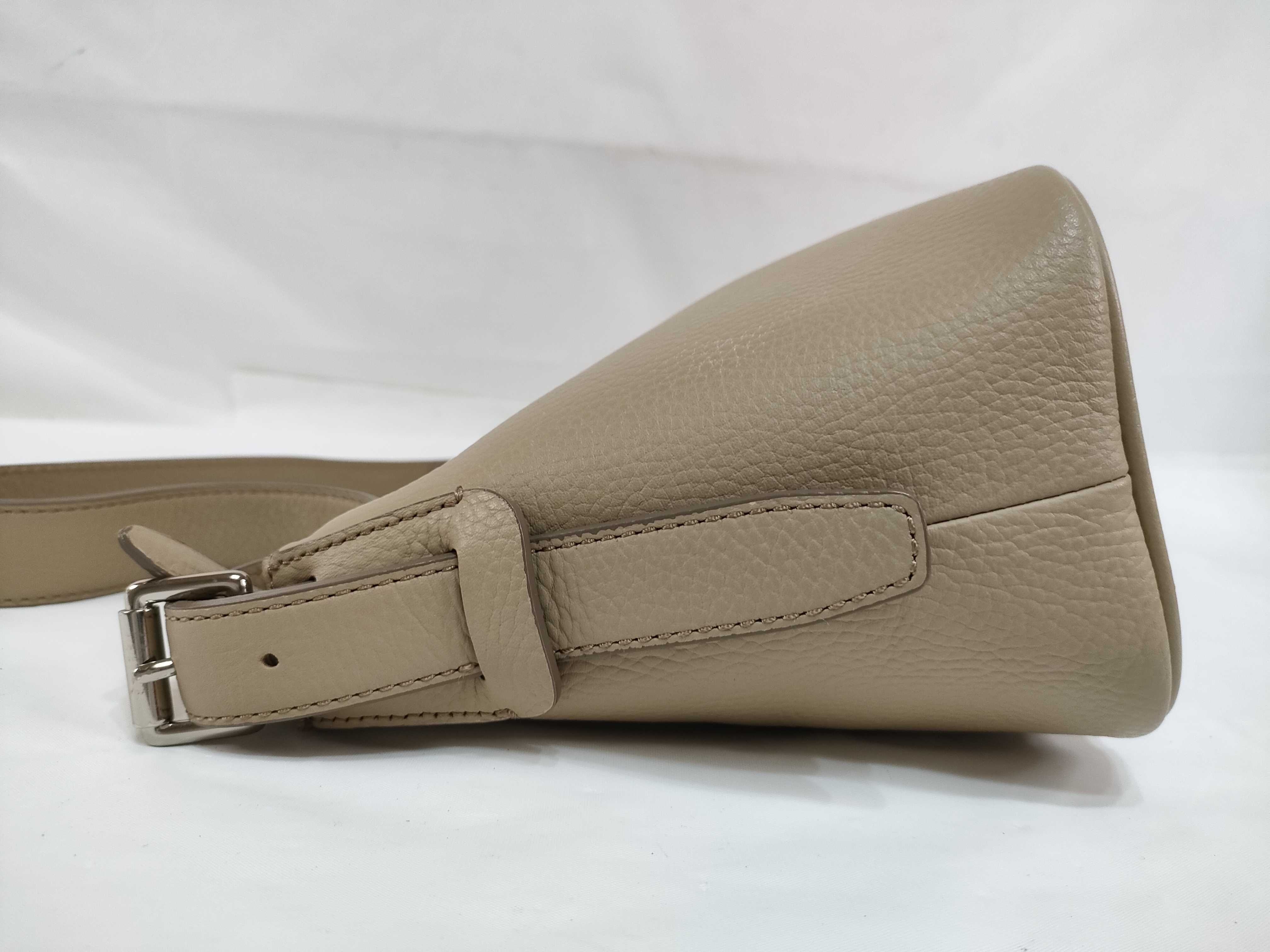 leather one-shoulder bag, beige. — view 9