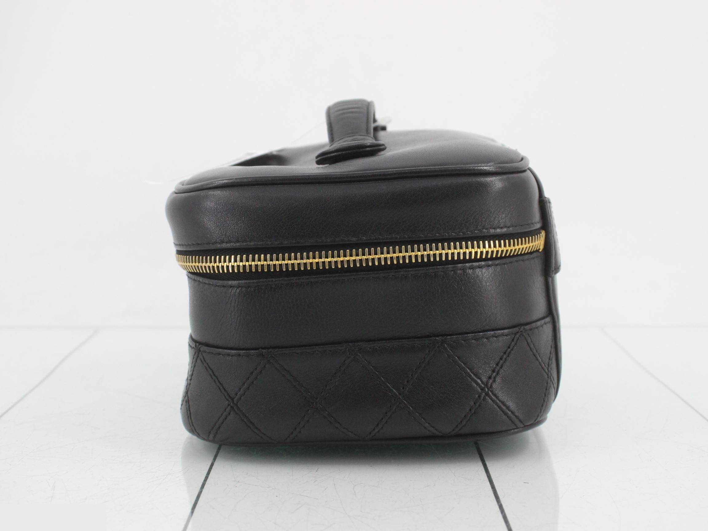 Piccolore Vanity Bag, Lambskin, Black — view 3