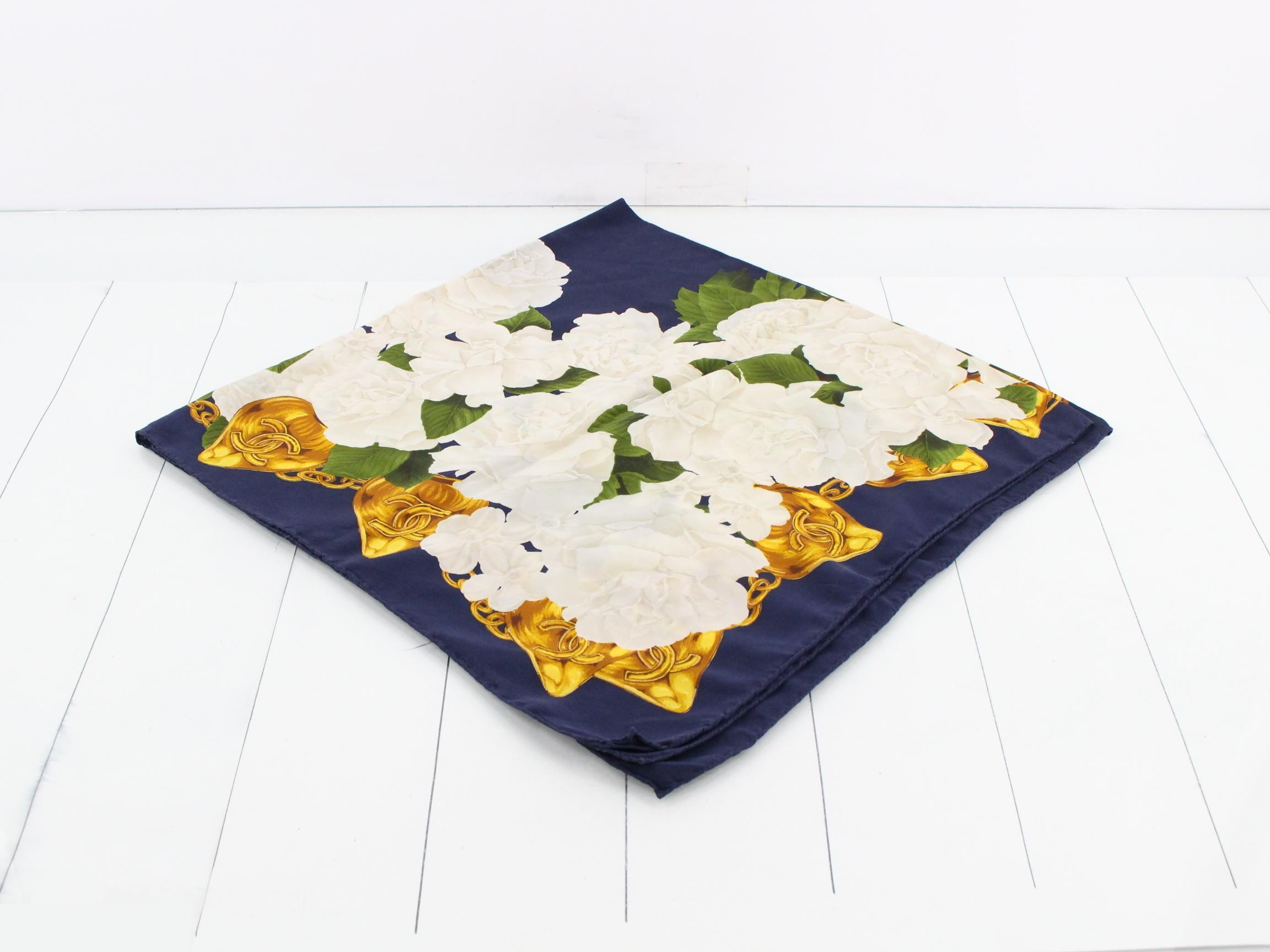 Scarf, navy, white — view 2