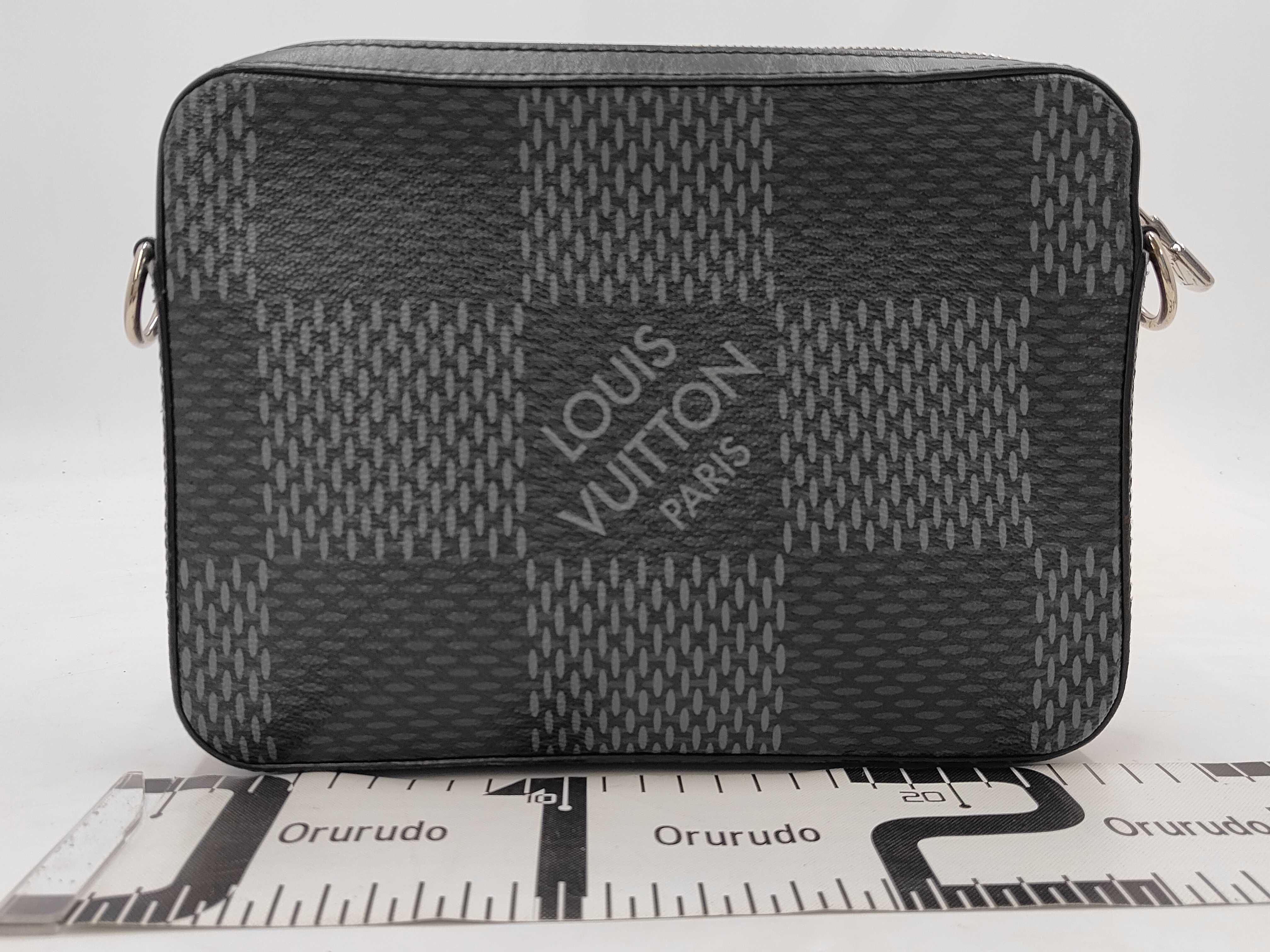 Damier Graphite Trio Messenger Shoulder Bag — view 2