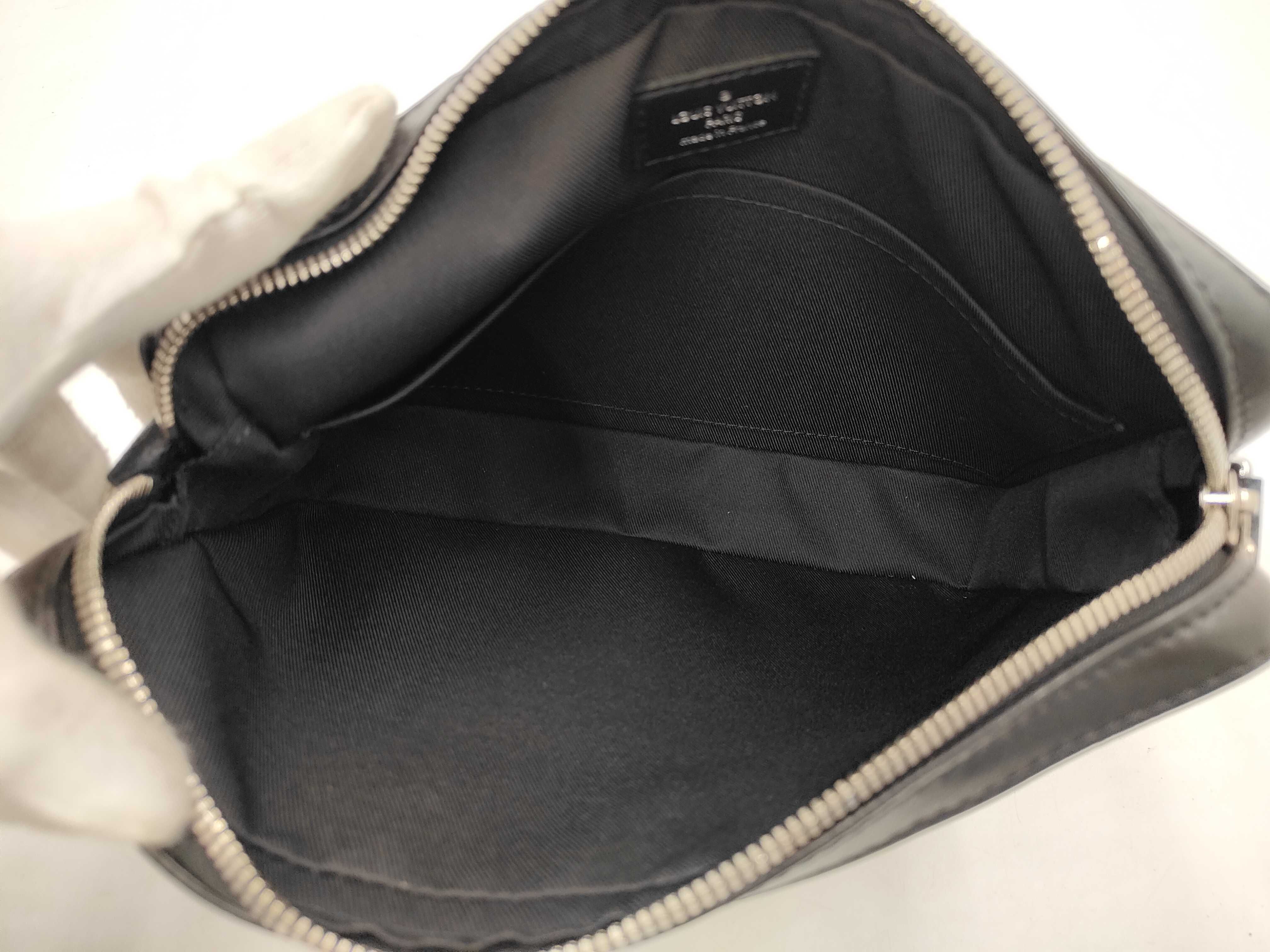 Damier Graphite Trio Messenger Shoulder Bag — view 9