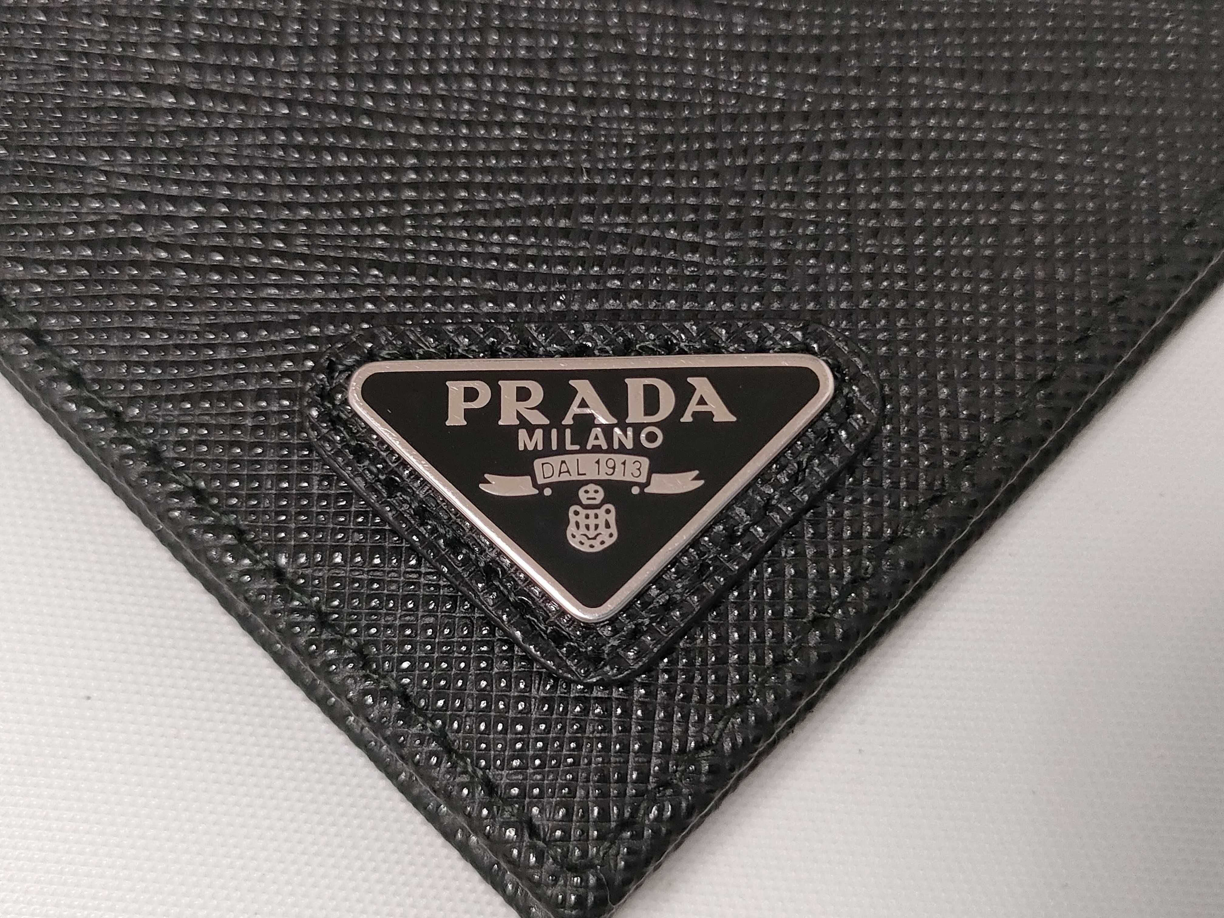 Triangle Logo Card Case, Saffiano Leather, Black. (Card case, pass case, business card holder) — view 4