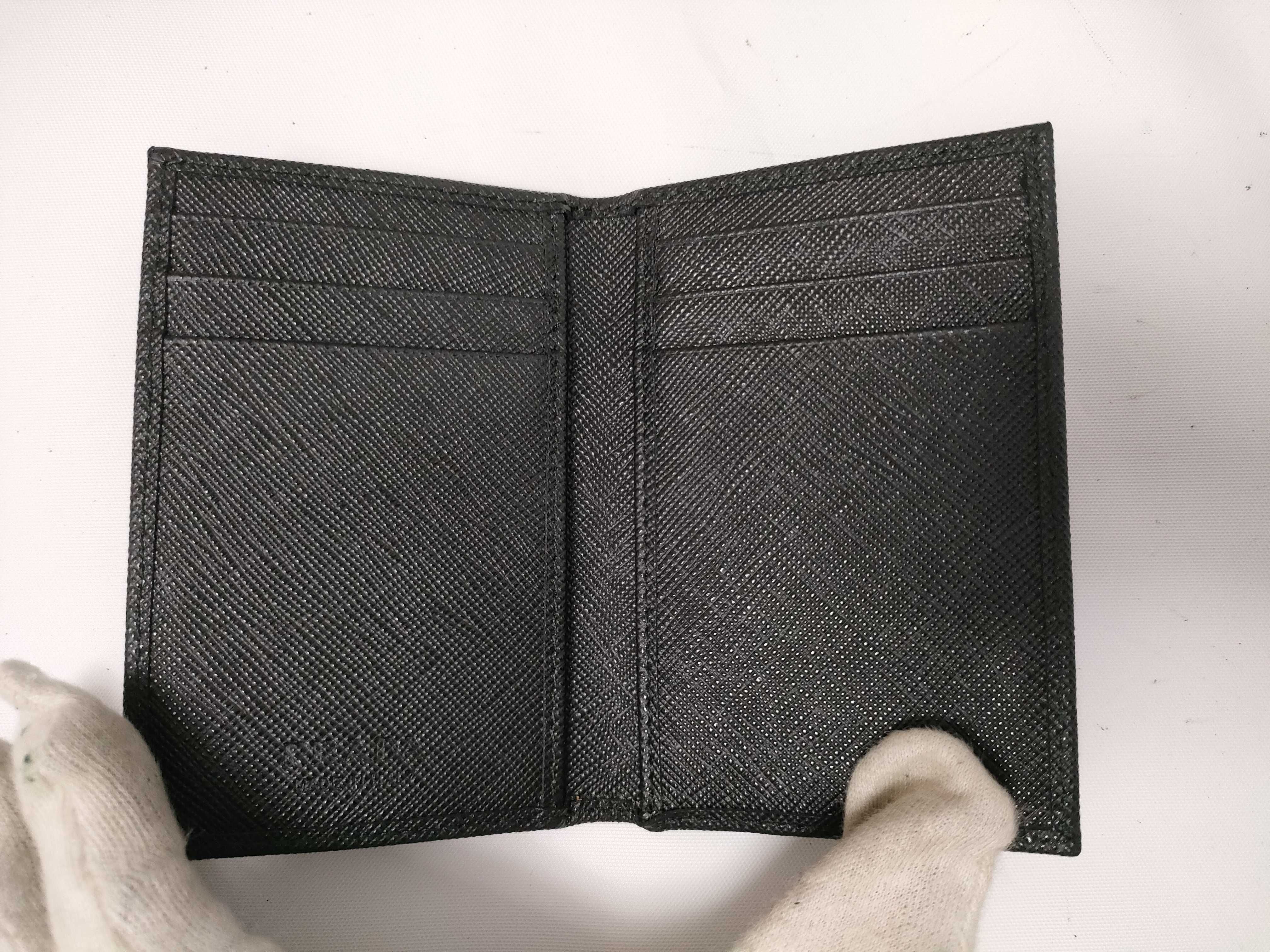 Triangle Logo Card Case, Saffiano Leather, Black. (Card case, pass case, business card holder) — view 5