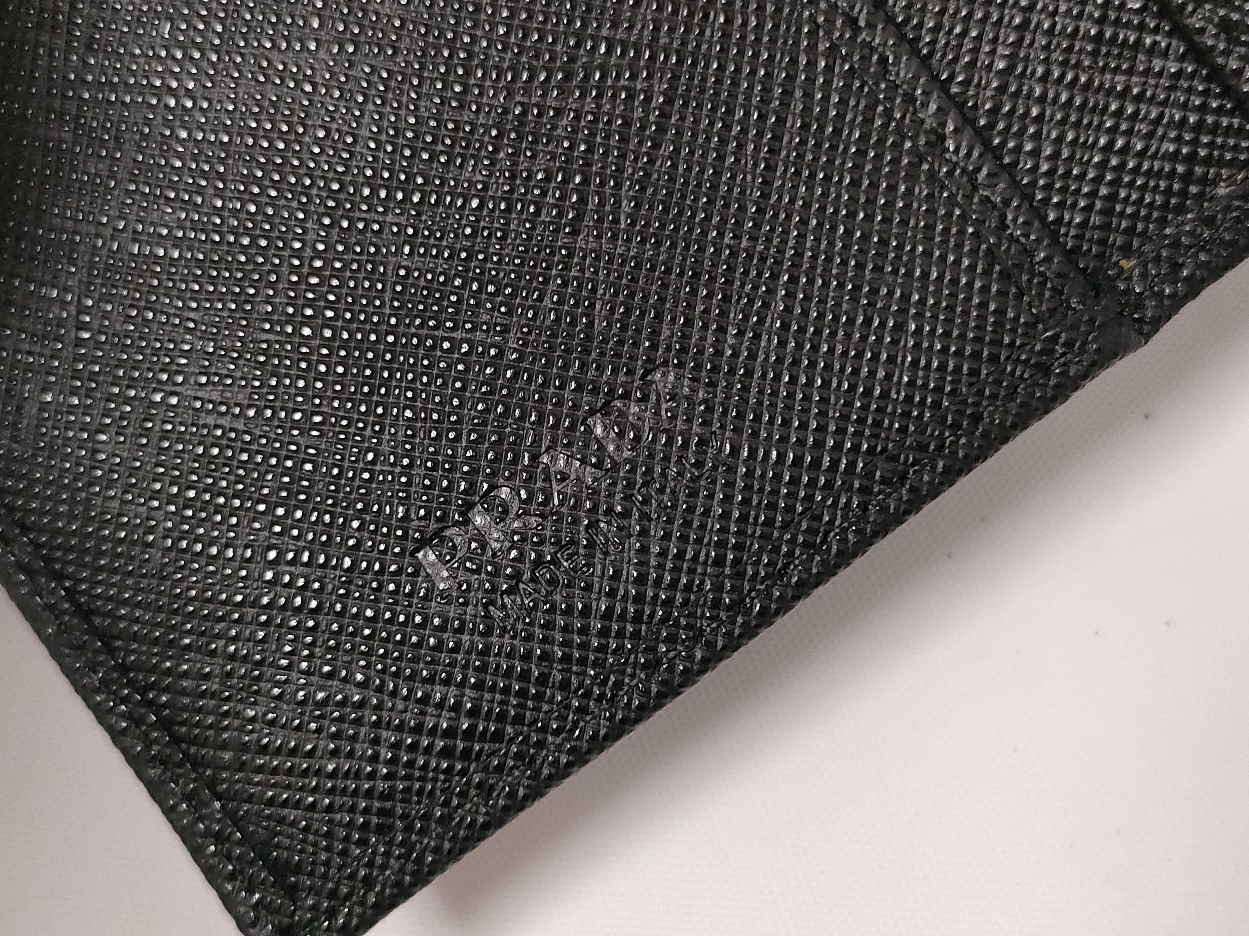 Triangle Logo Card Case, Saffiano Leather, Black. (Card case, pass case, business card holder) — view 6