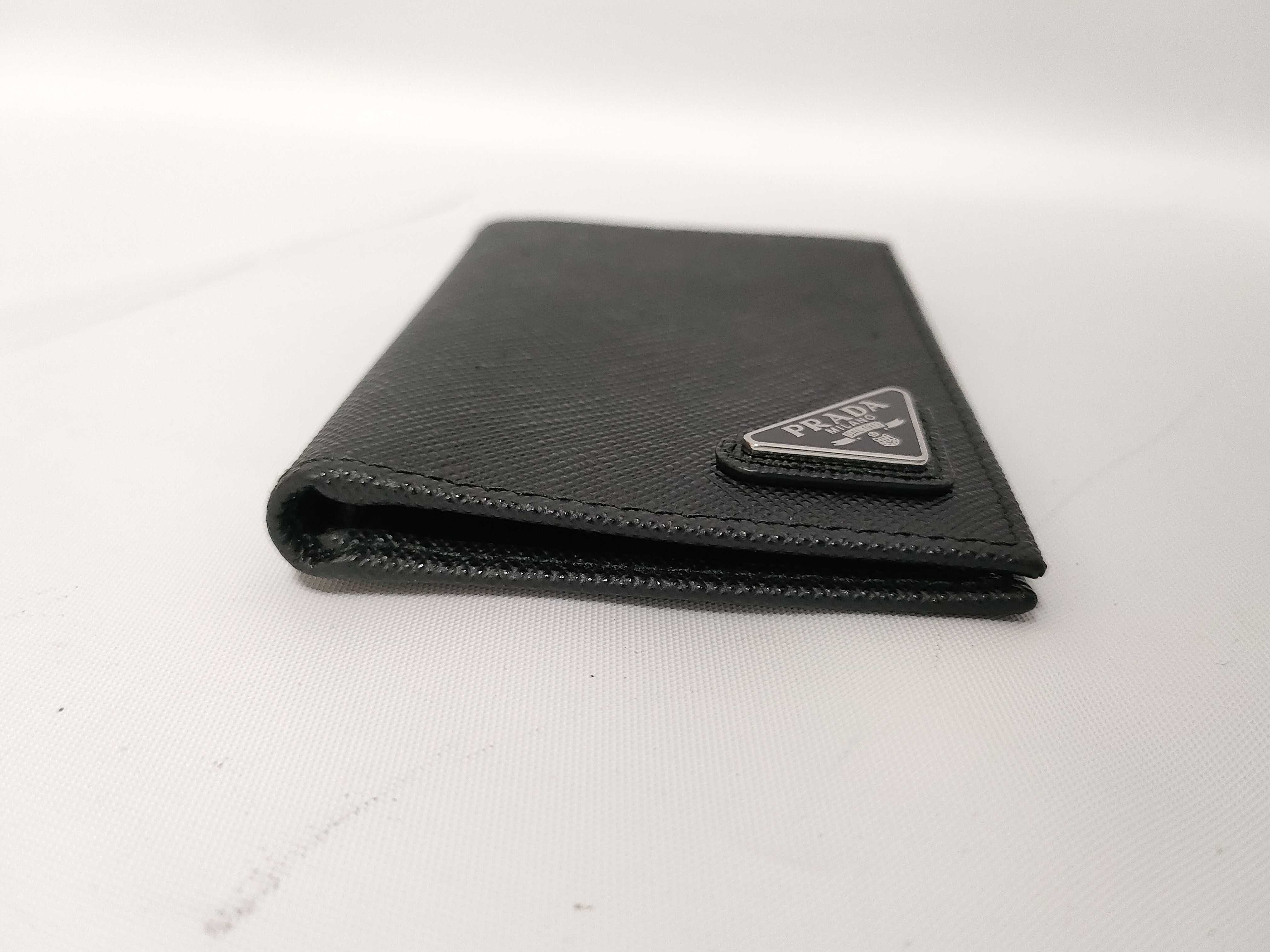 Triangle Logo Card Case, Saffiano Leather, Black. (Card case, pass case, business card holder) — view 7