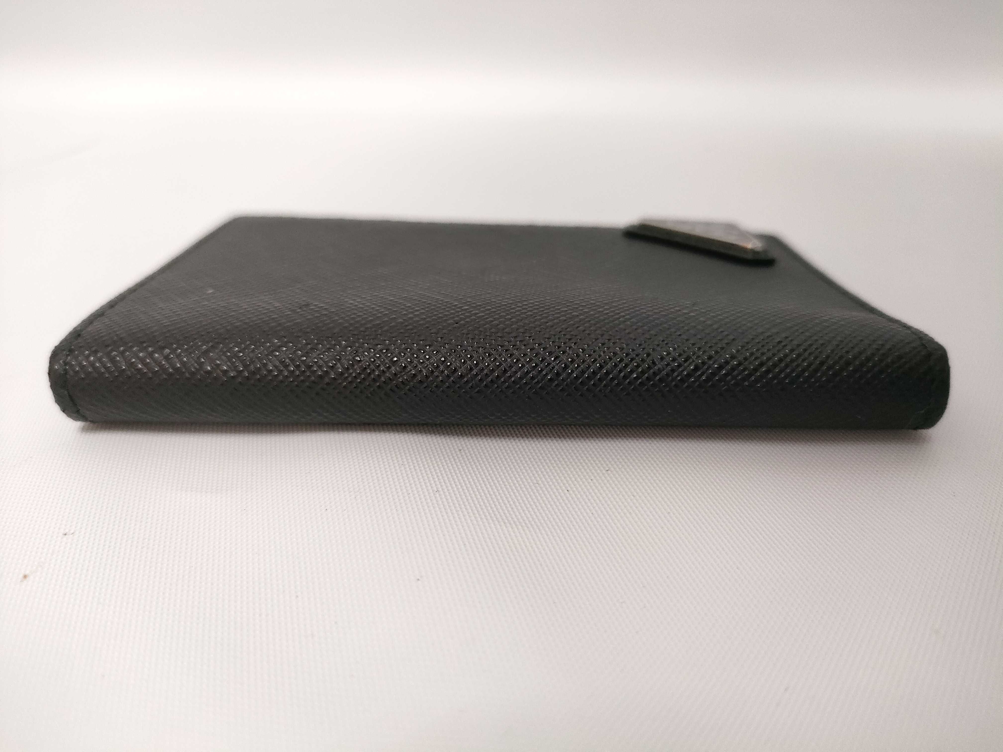 Triangle Logo Card Case, Saffiano Leather, Black. (Card case, pass case, business card holder) — view 9