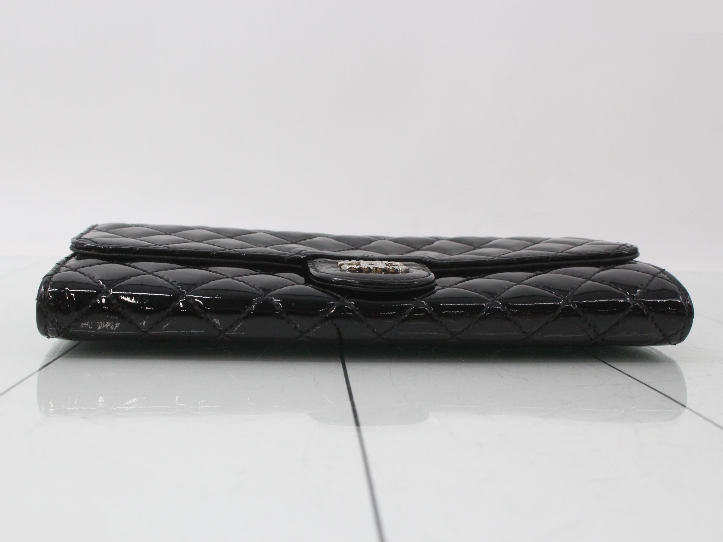 Matelassé enamel Coco Mark chain wallet — view 3