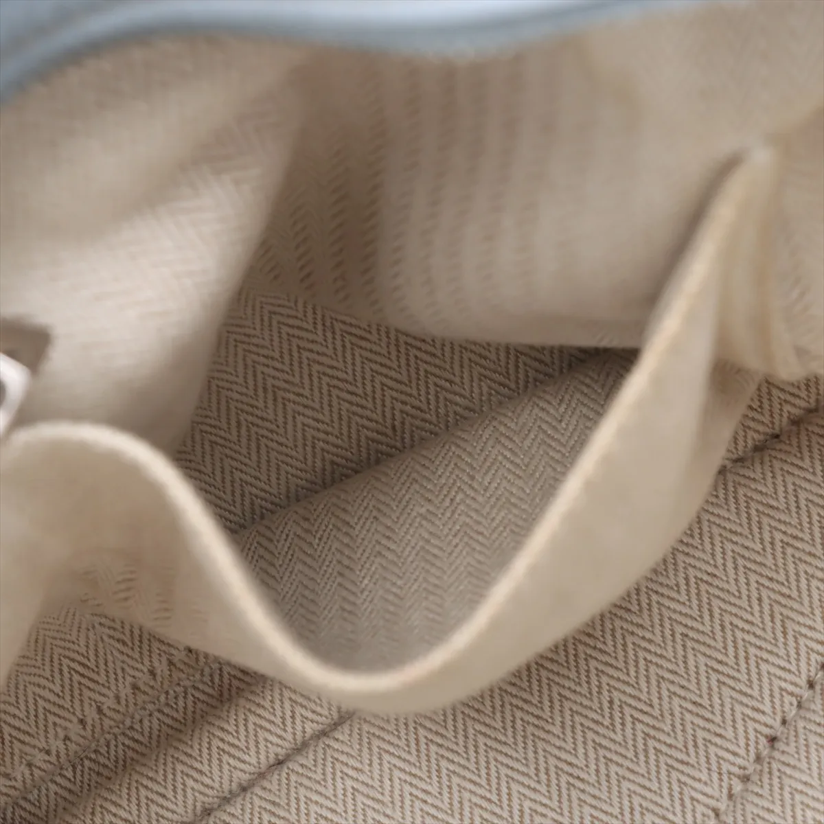 Victoria 35 Taurillon Clemence Blue Run Silver hardware P:2012 — view 9