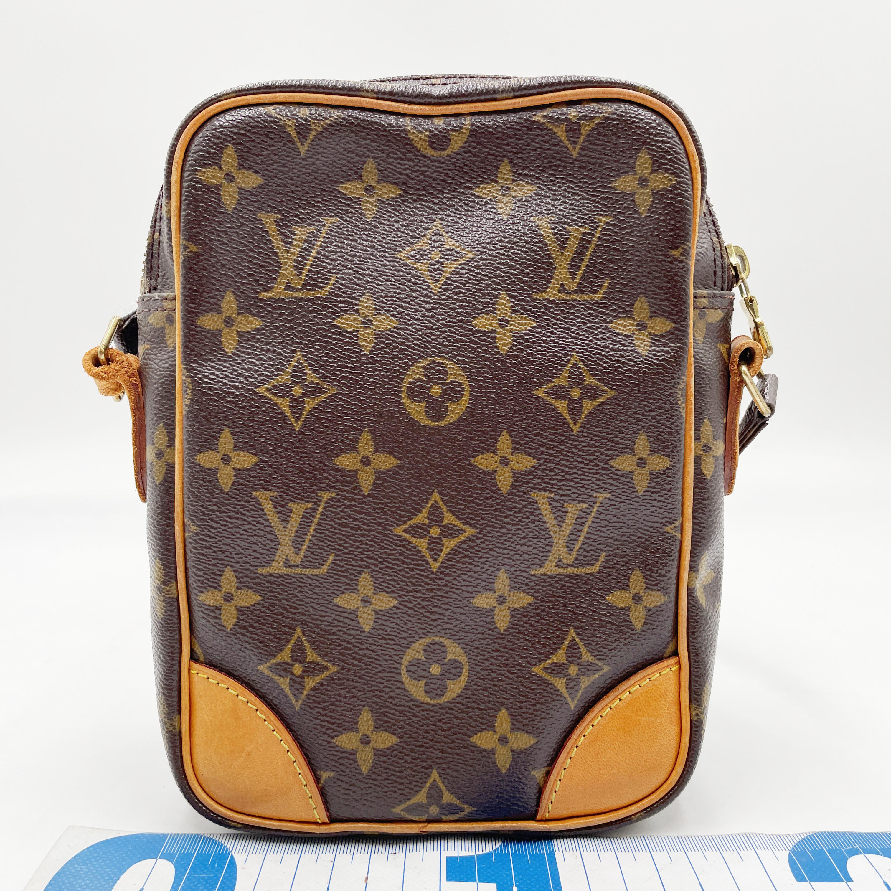 Monogram Amazon M45236 AR0092 *No stickiness* Shoulder bag — view 2