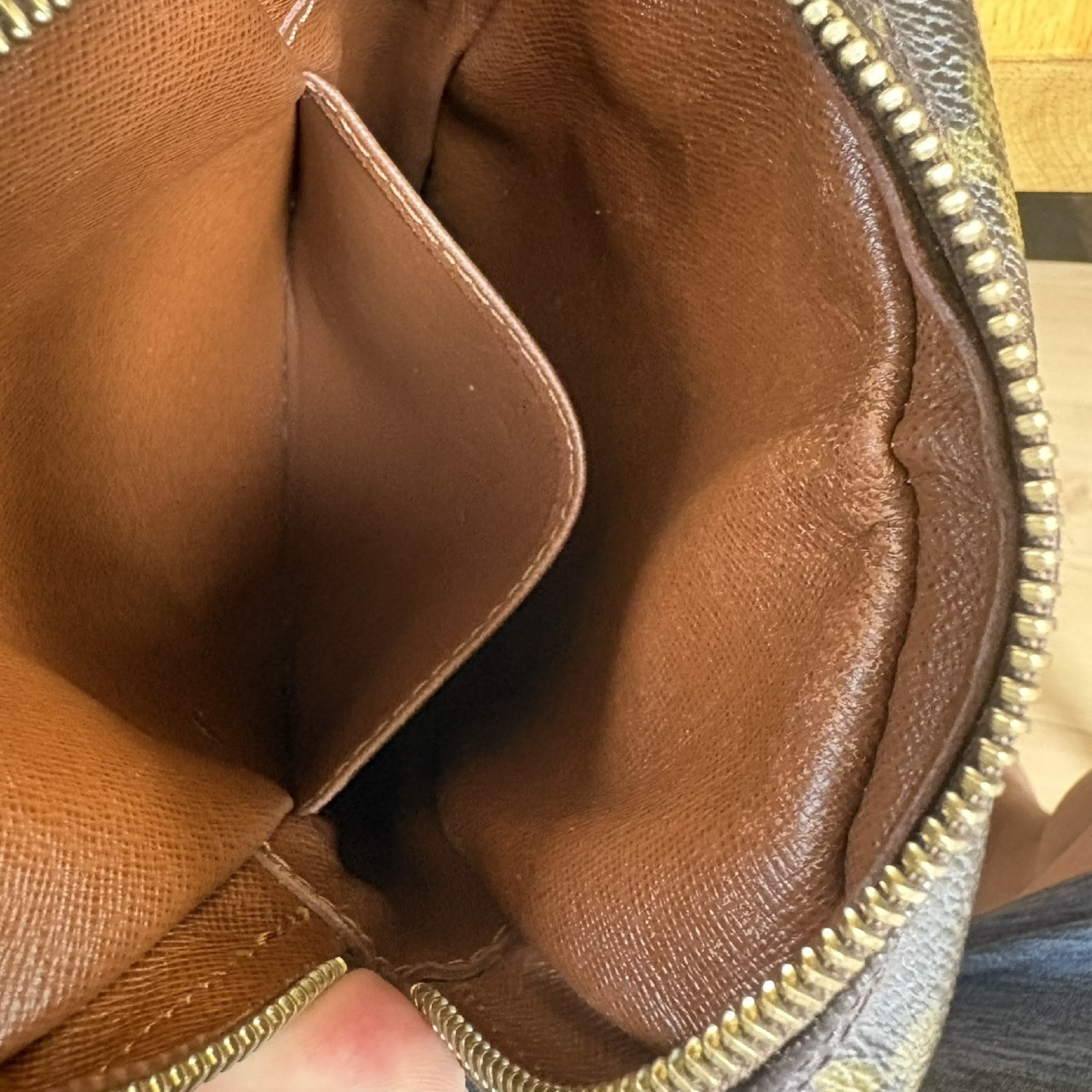 Monogram Amazon M45236 AR0092 *No stickiness* Shoulder bag — view 11