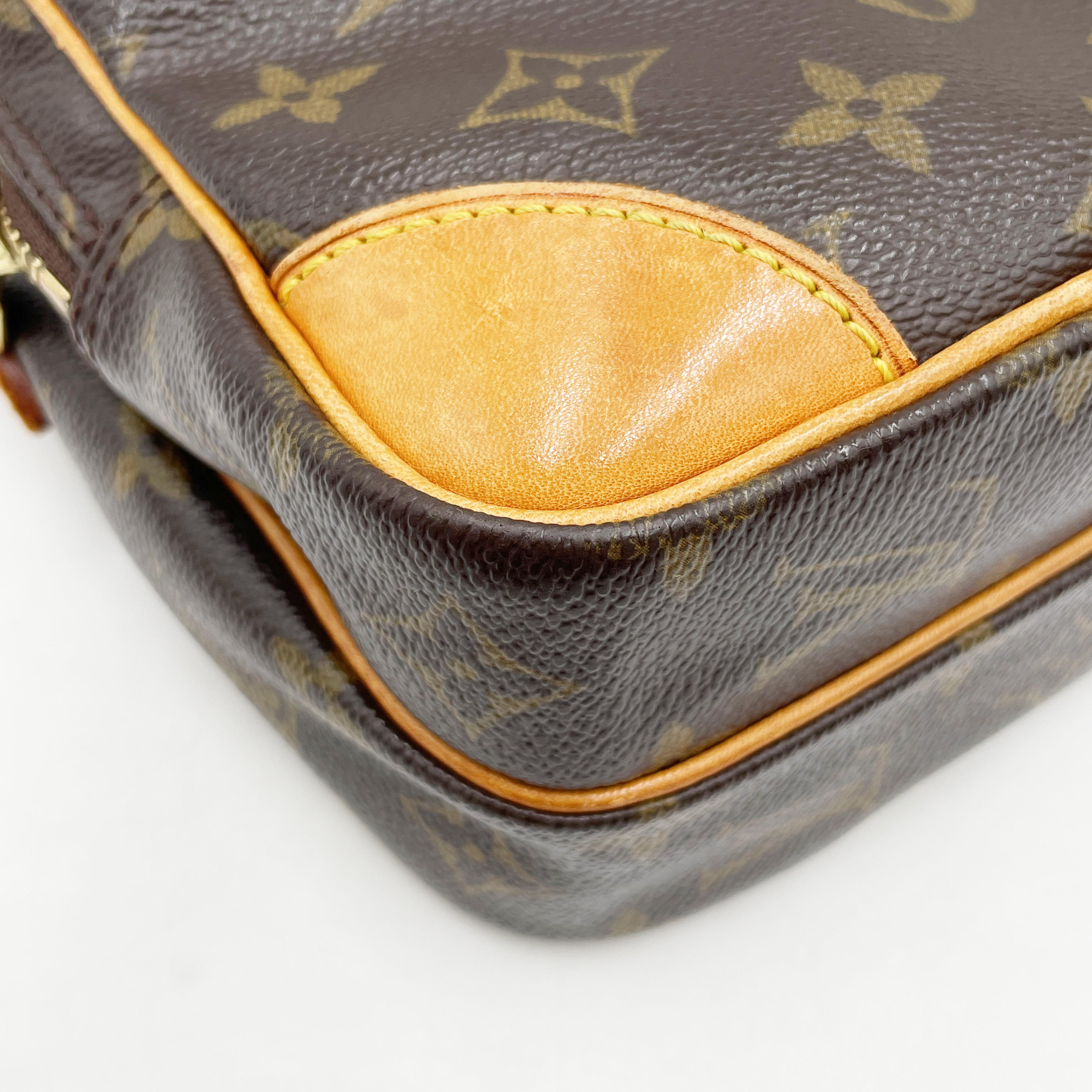 Monogram Amazon M45236 AR0092 *No stickiness* Shoulder bag — view 4