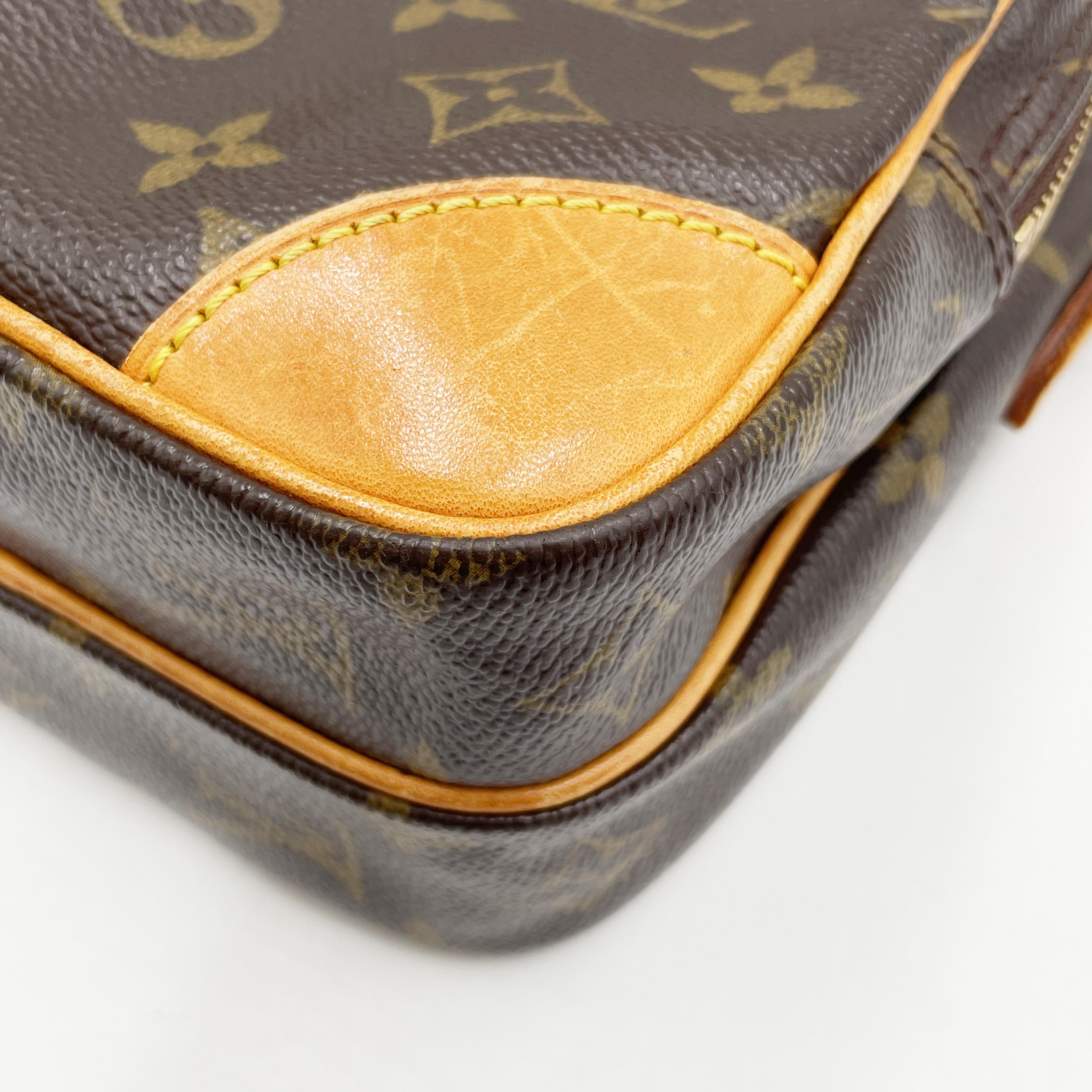 Monogram Amazon M45236 AR0092 *No stickiness* Shoulder bag — view 5