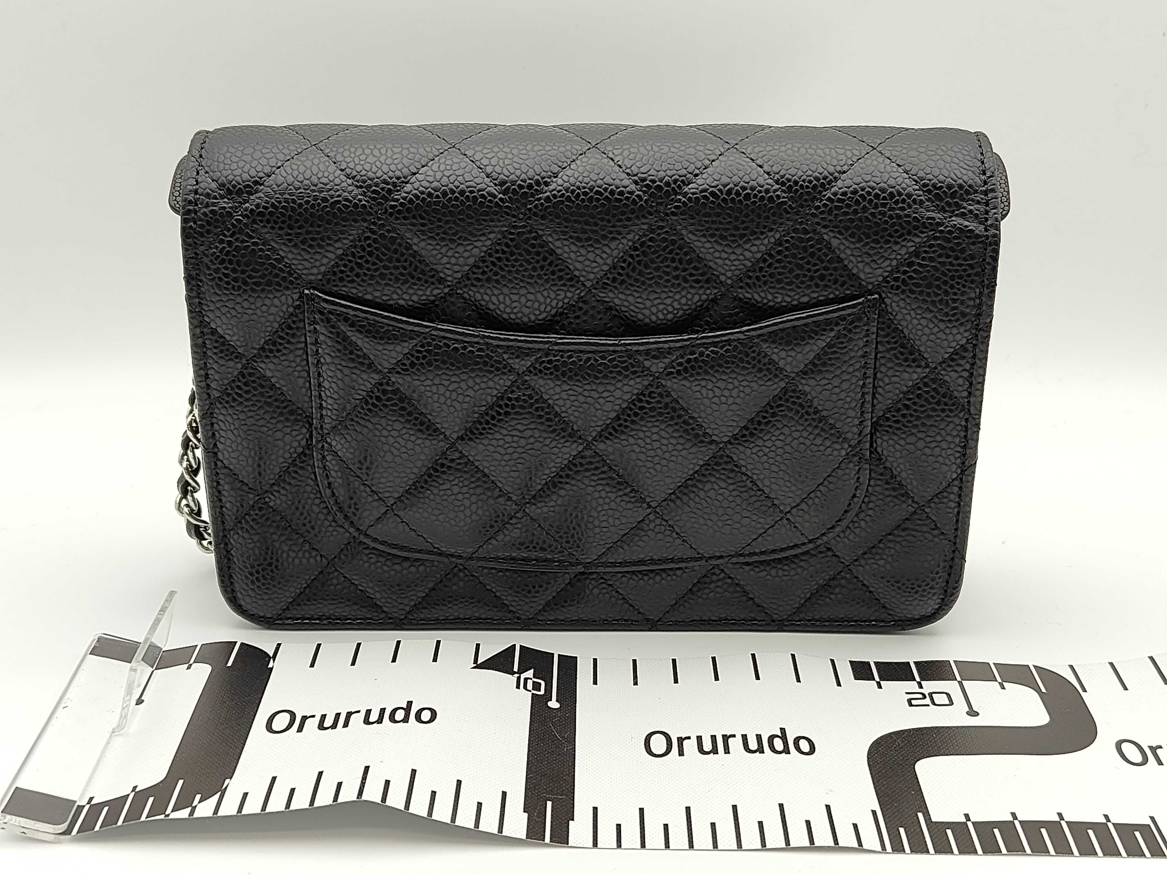 Chain Wallet Matelassé Caviar Skin Shoulder Bag — view 2