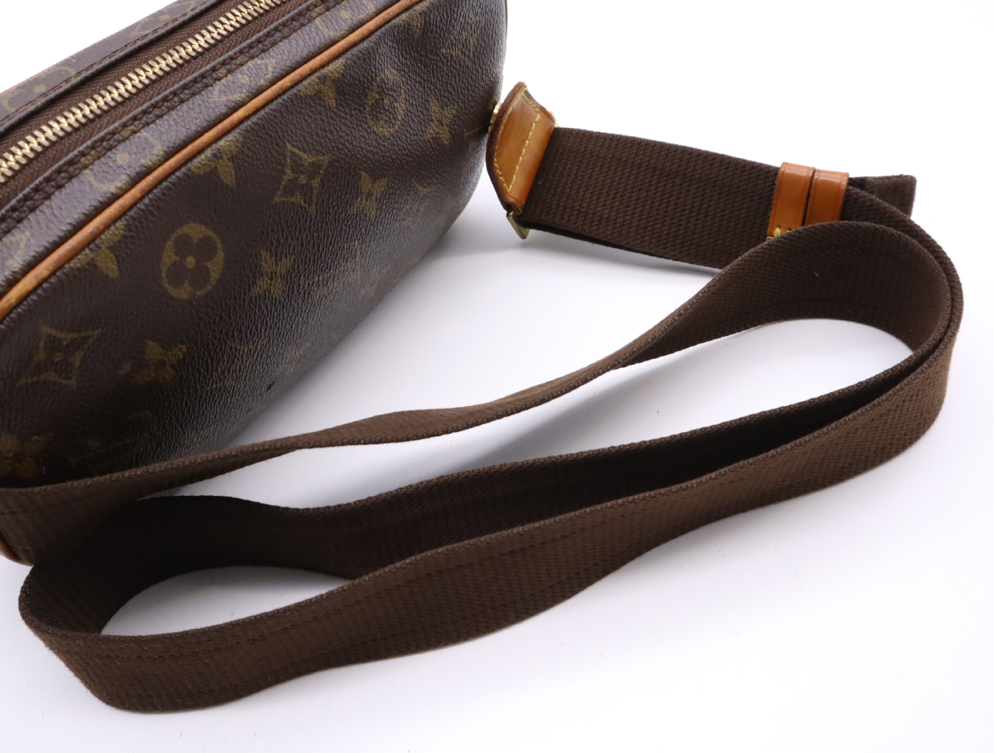 M51870 Monogram Pochette Gange Waist Bag — view 10