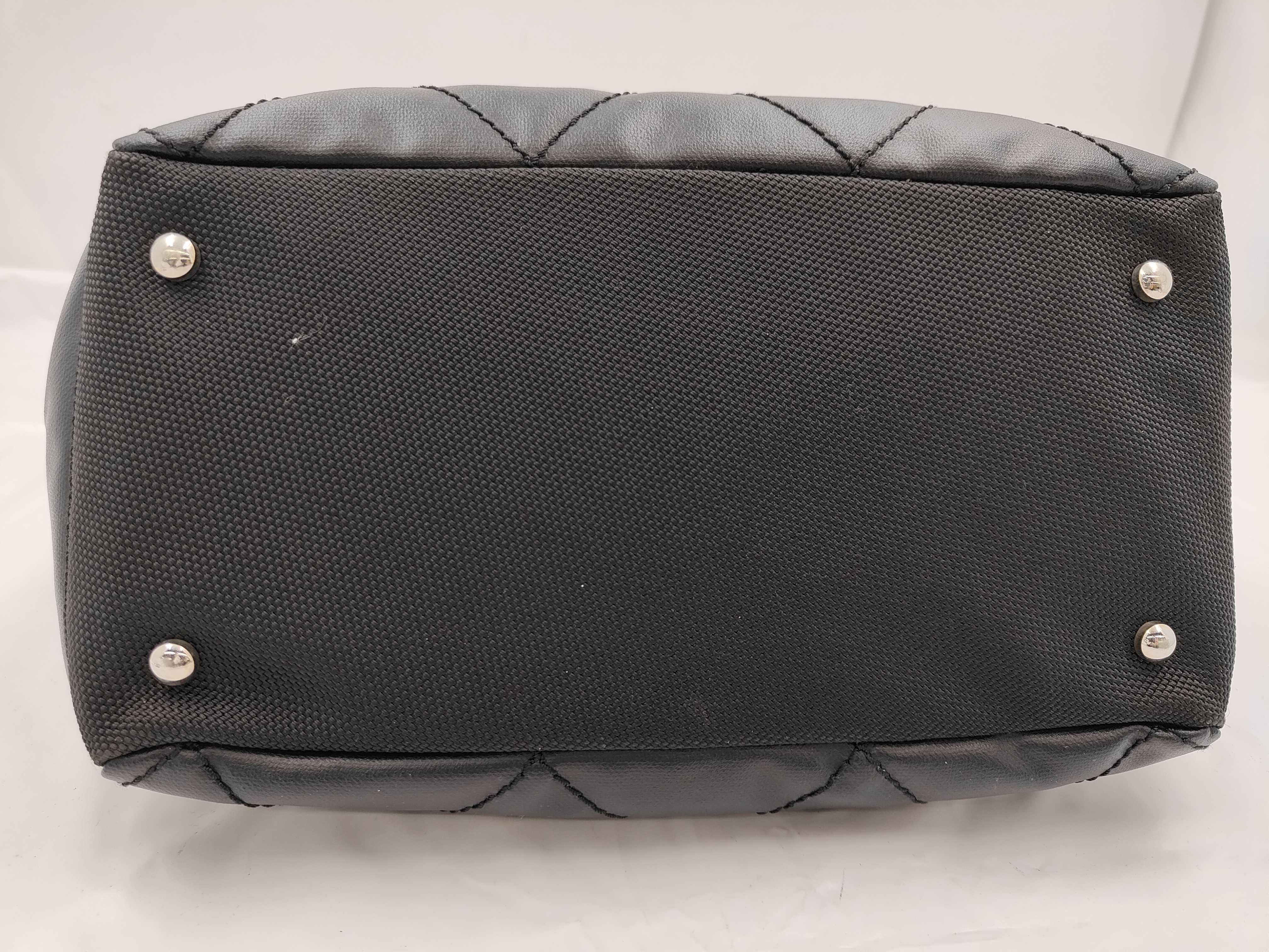 Paris Biarritz Coco Mark Matelassé PVC One-Shoulder Bag Handbag Shoulder Bag — view 8