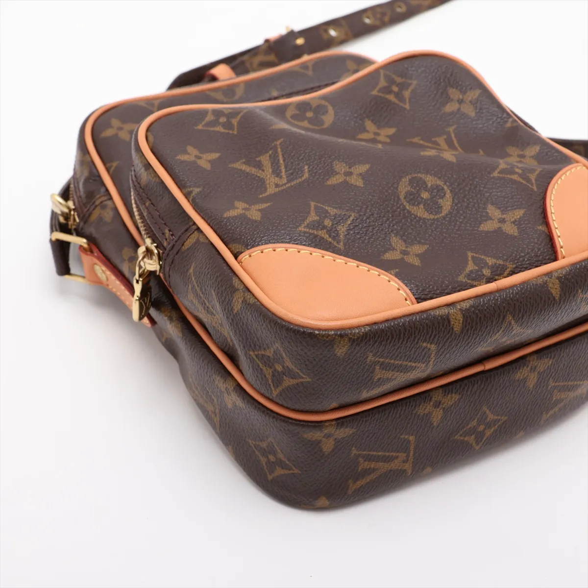 Monogram Amazon M45236 AR0031 Brown, natural leather, various parts repaired by aftermarket parts. — view 4