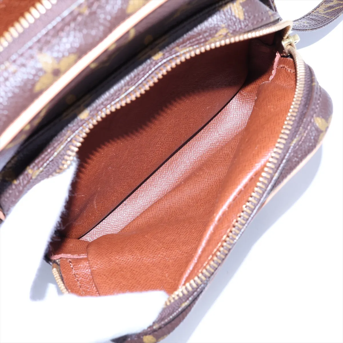 Monogram Amazon M45236 AR0031 Brown, natural leather, various parts repaired by aftermarket parts. — view 8