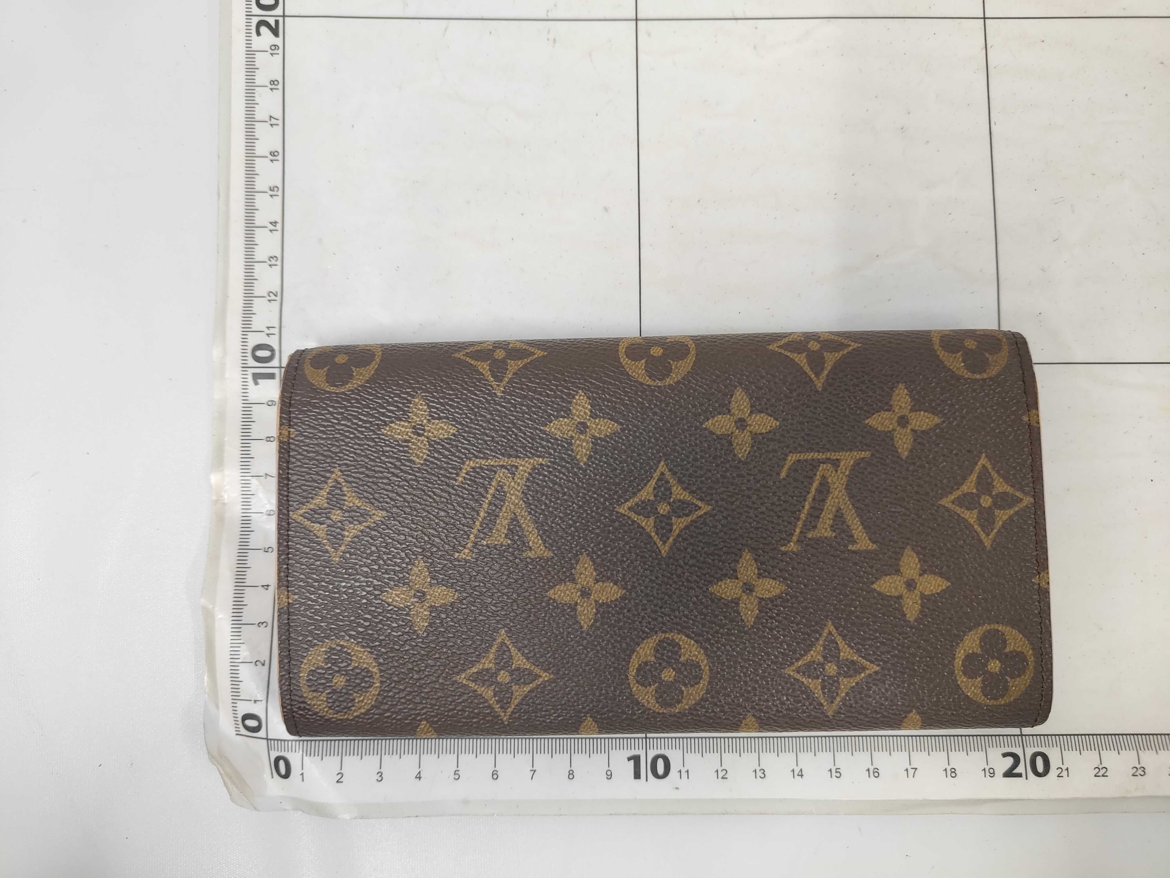 LV Portefeuille Emilie M64202 Wallet — view 2