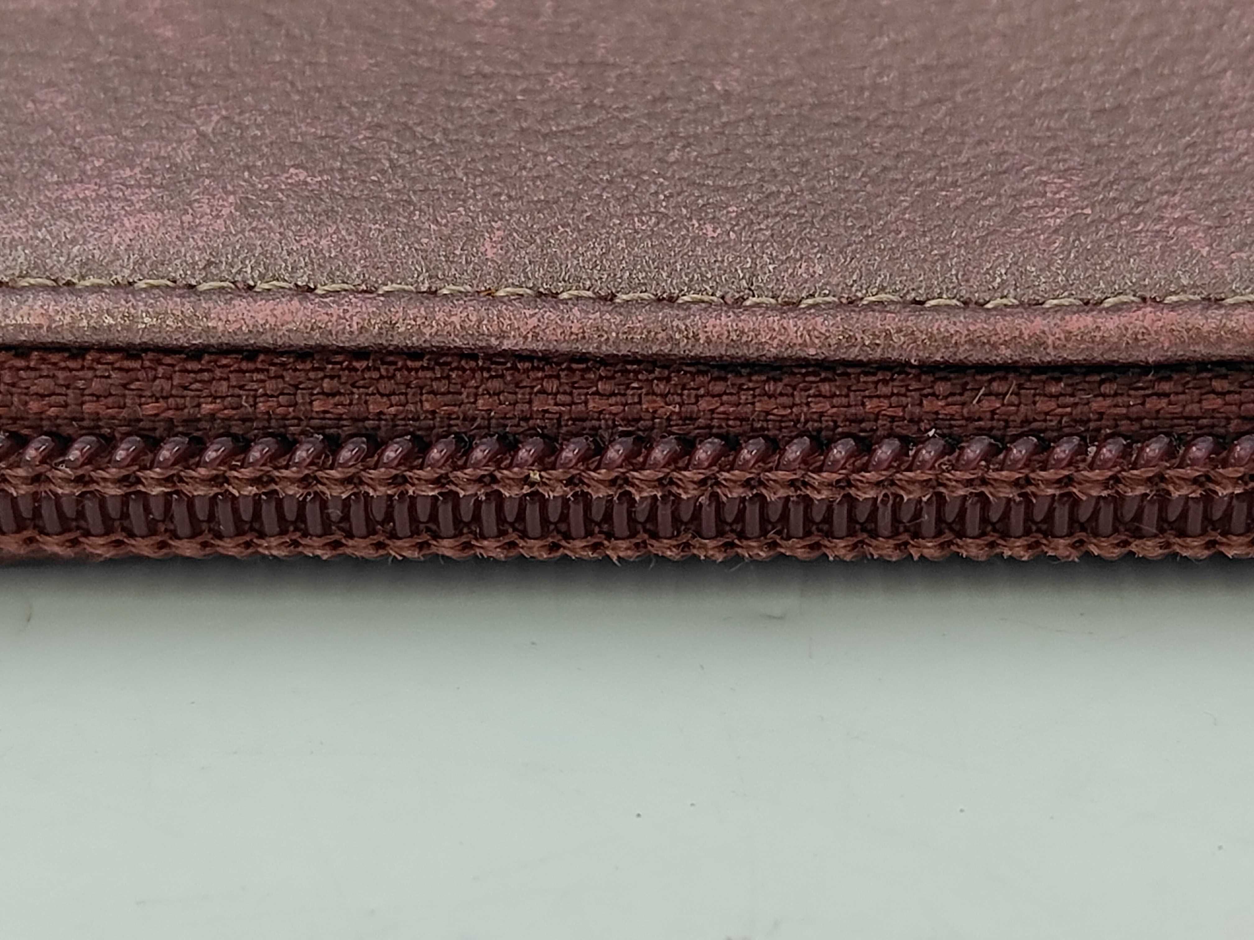 pouch — view 3