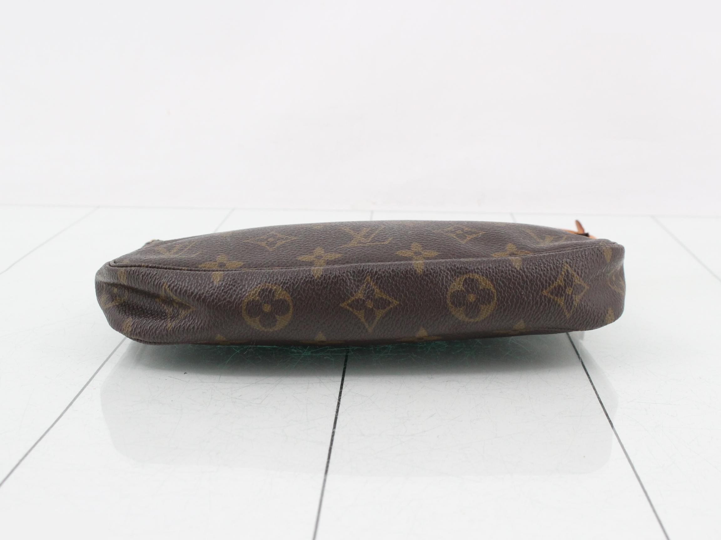 M51980 Pochette Accessoires (Old Model) Monogram — view 3