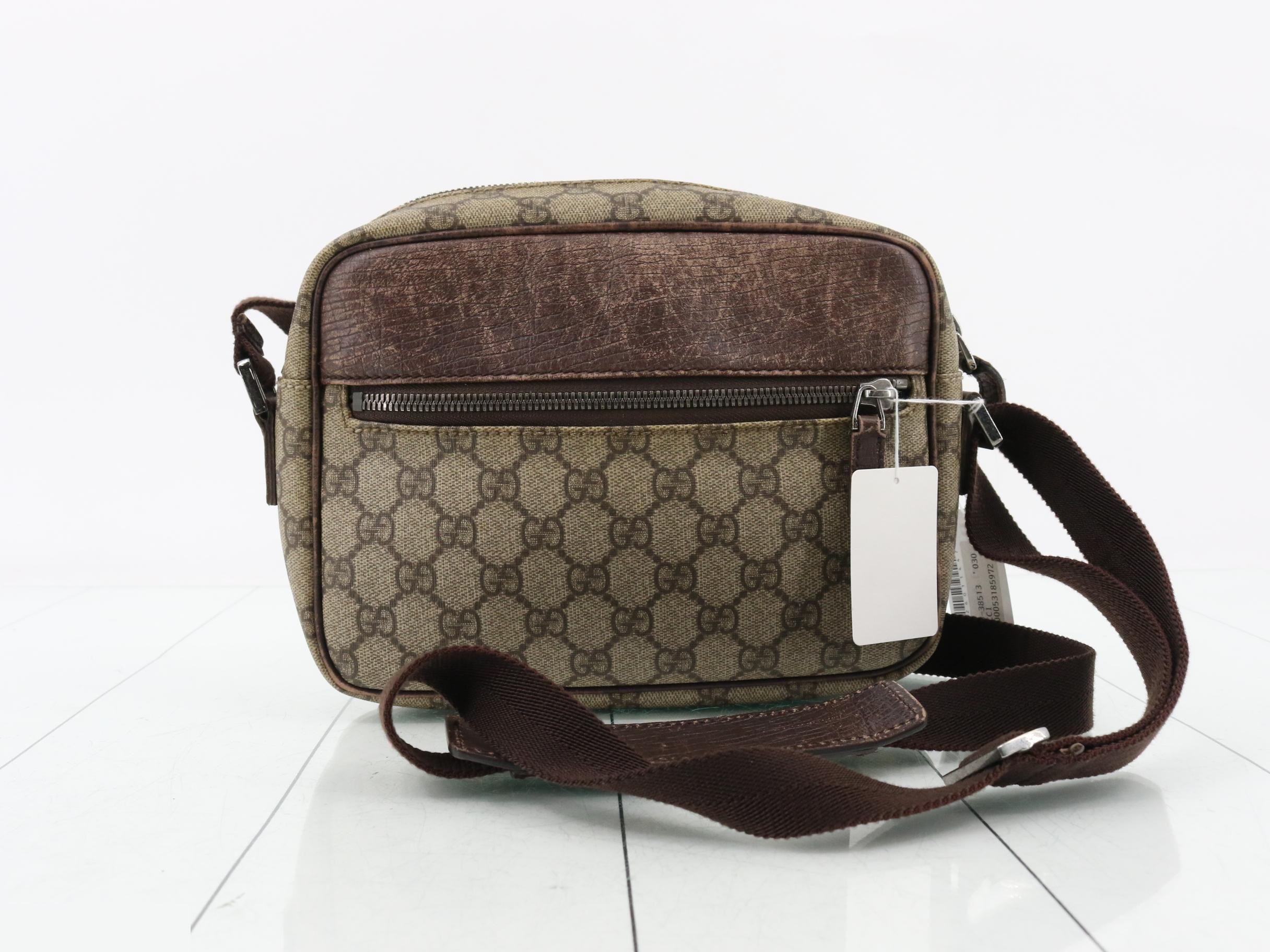 GG Supreme Shoulder Bag