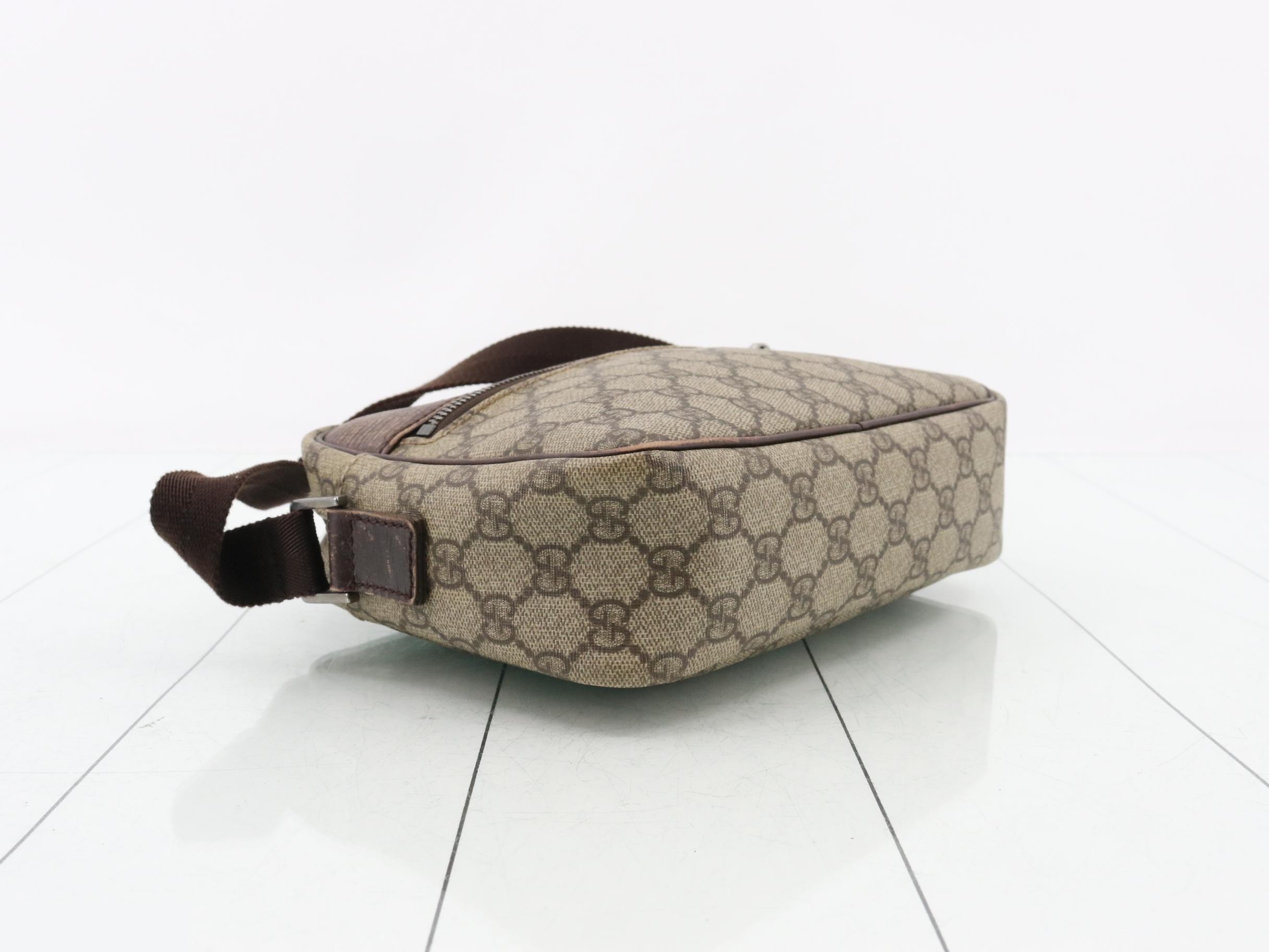 GG Supreme Shoulder Bag — view 5