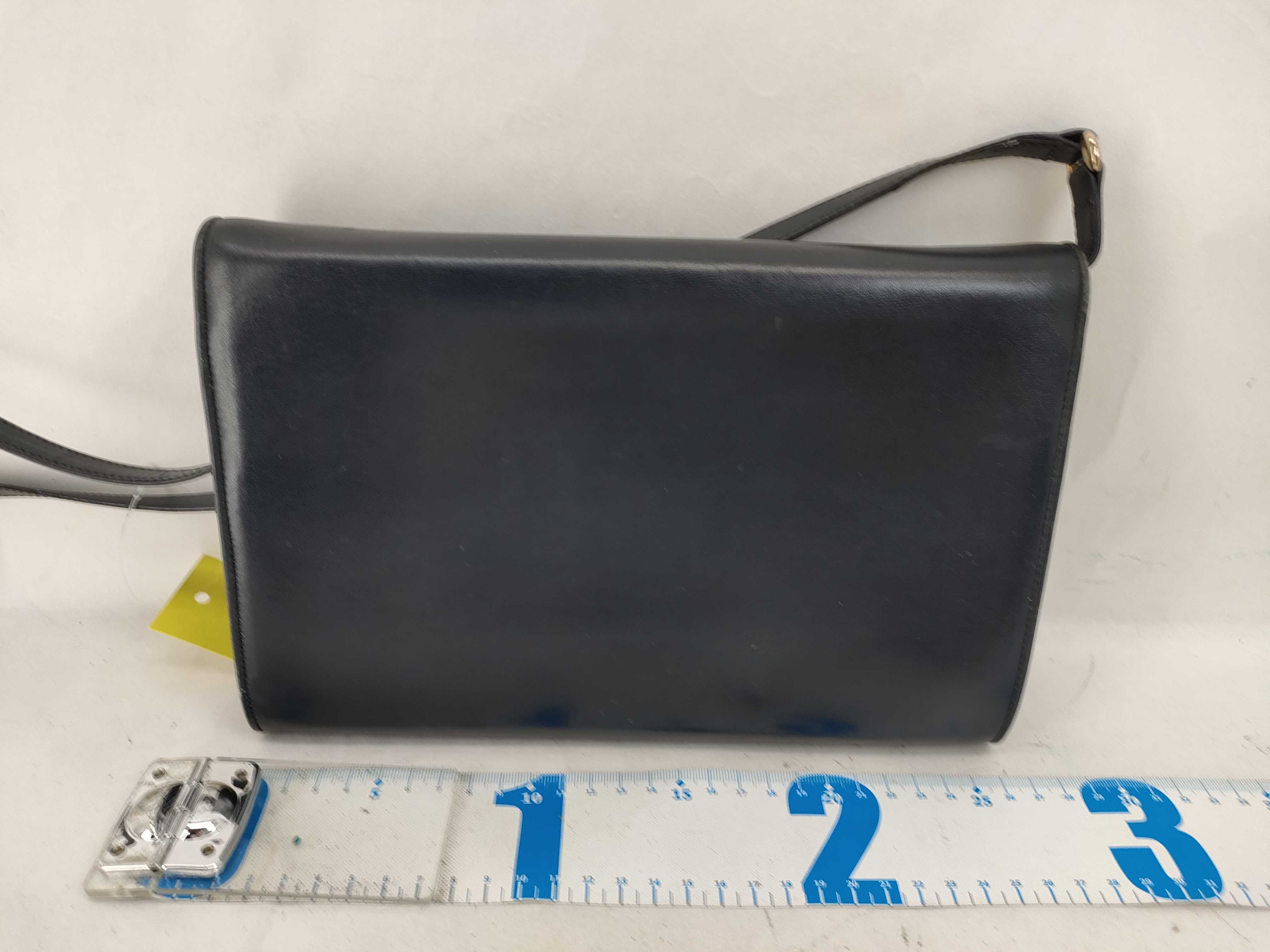 Old Leather Shoulder Bag — view 2
