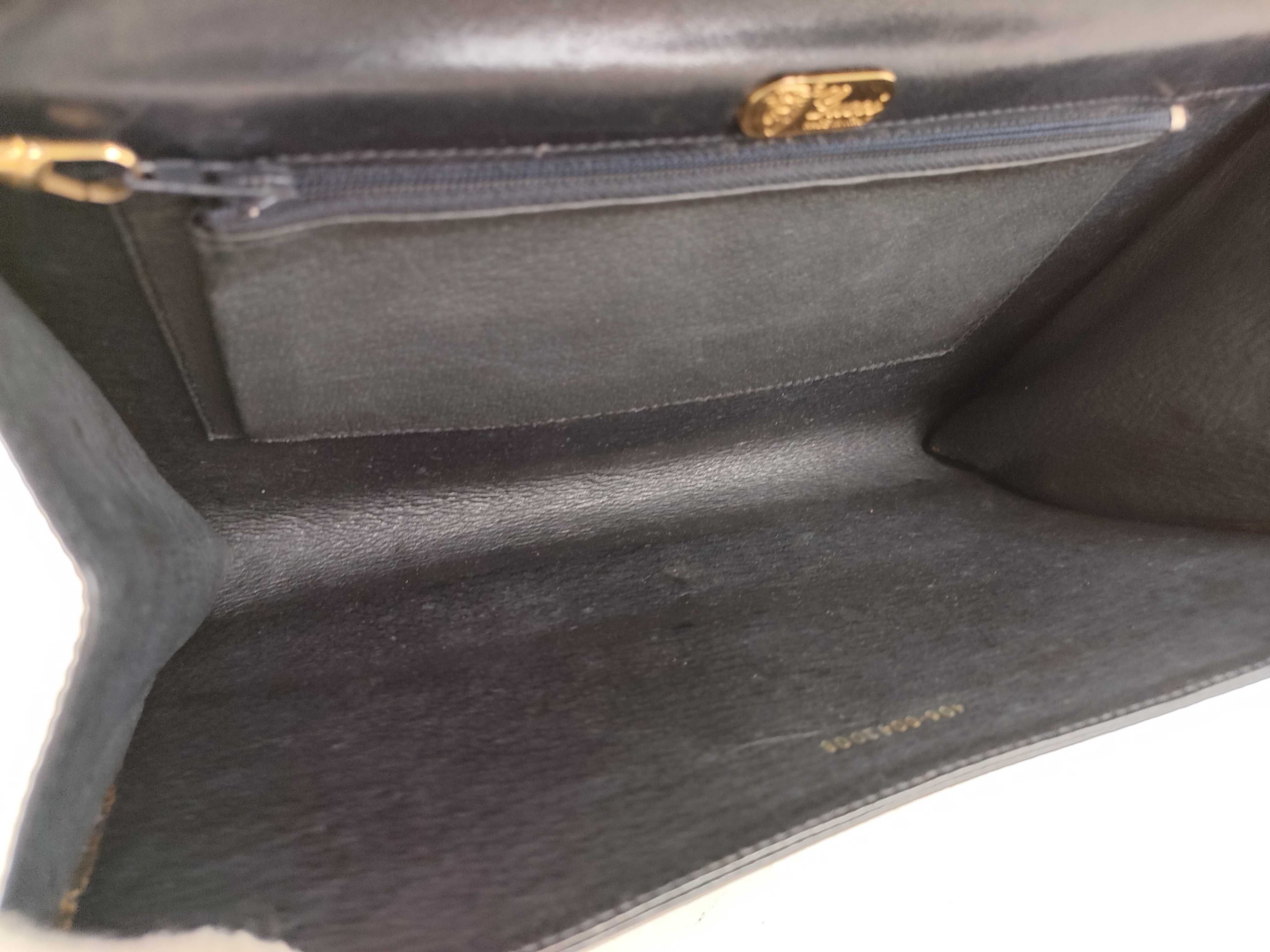 Old Leather Shoulder Bag — view 12
