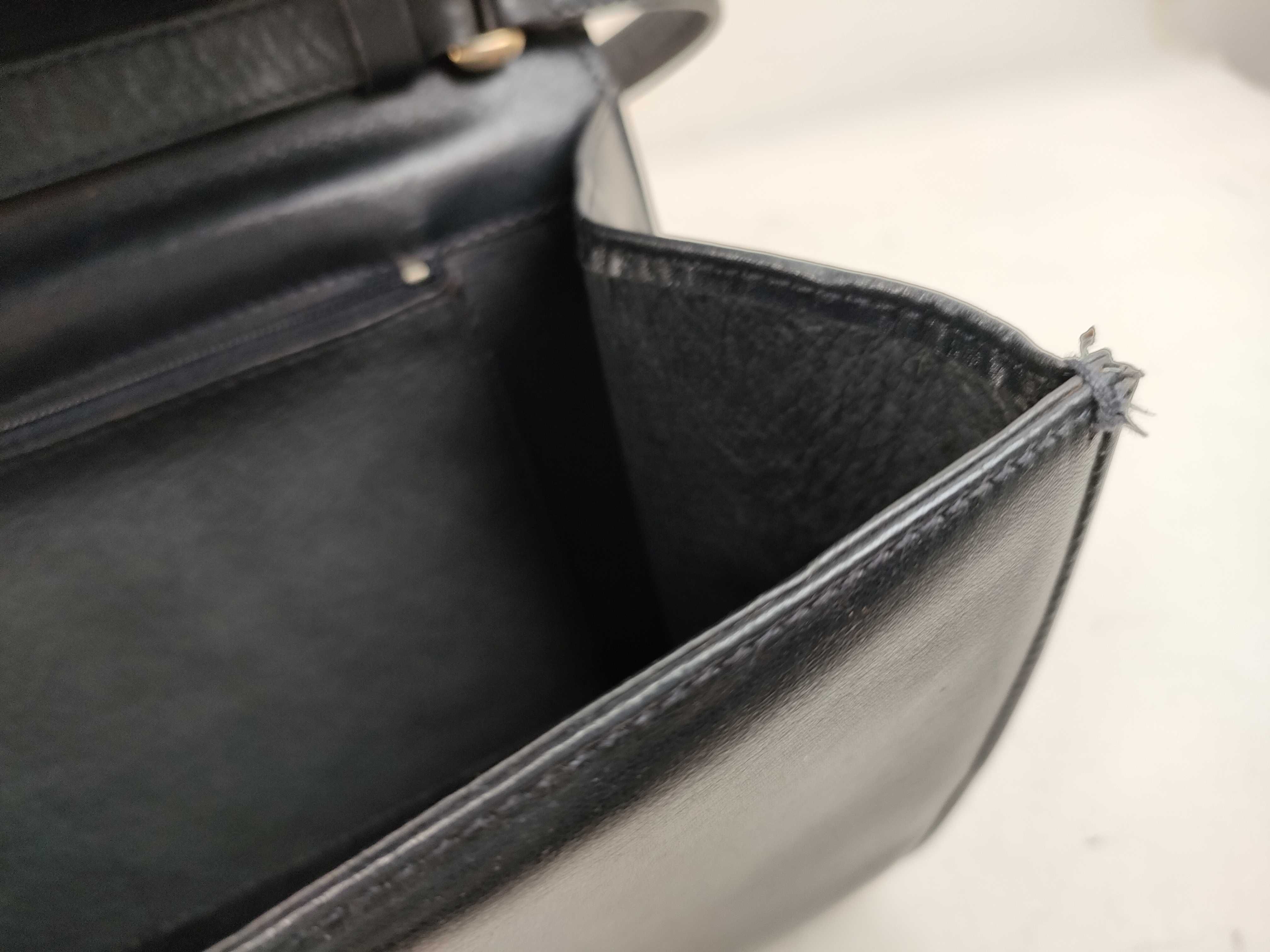 Old Leather Shoulder Bag — view 10