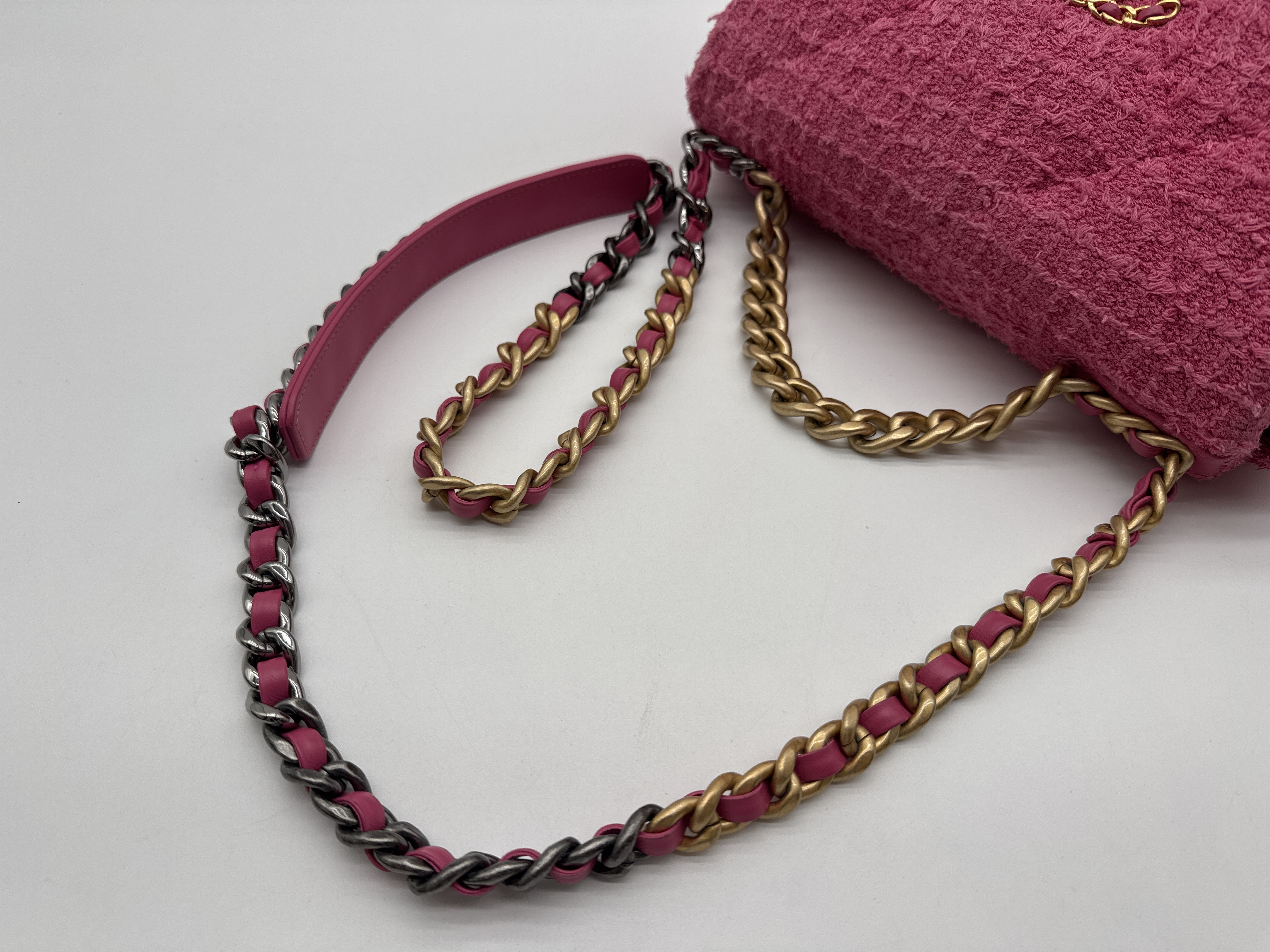 19 Tweed Pink Shoulder Bag — view 8