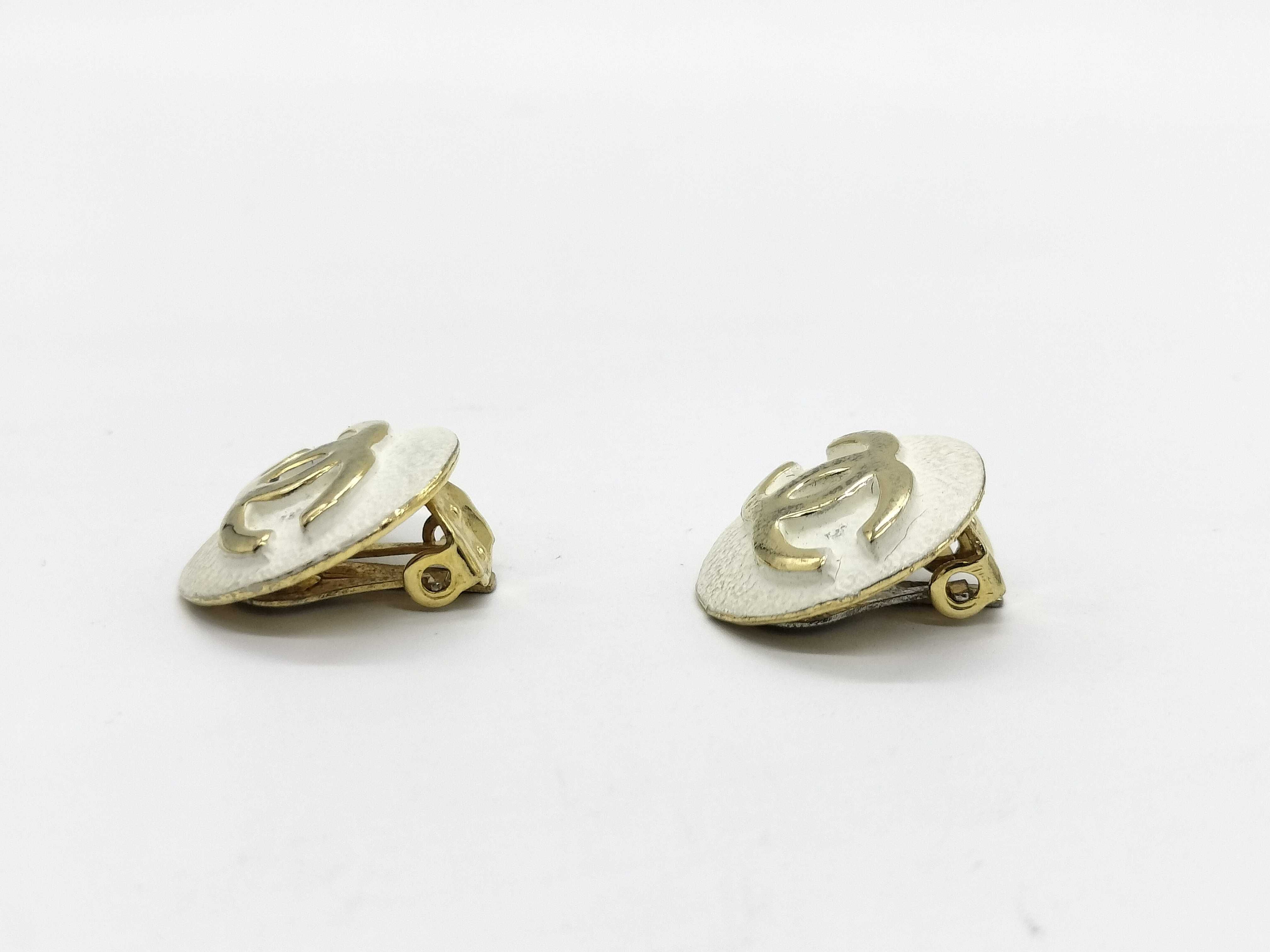 Coco Round Earrings * 1 pair — view 2