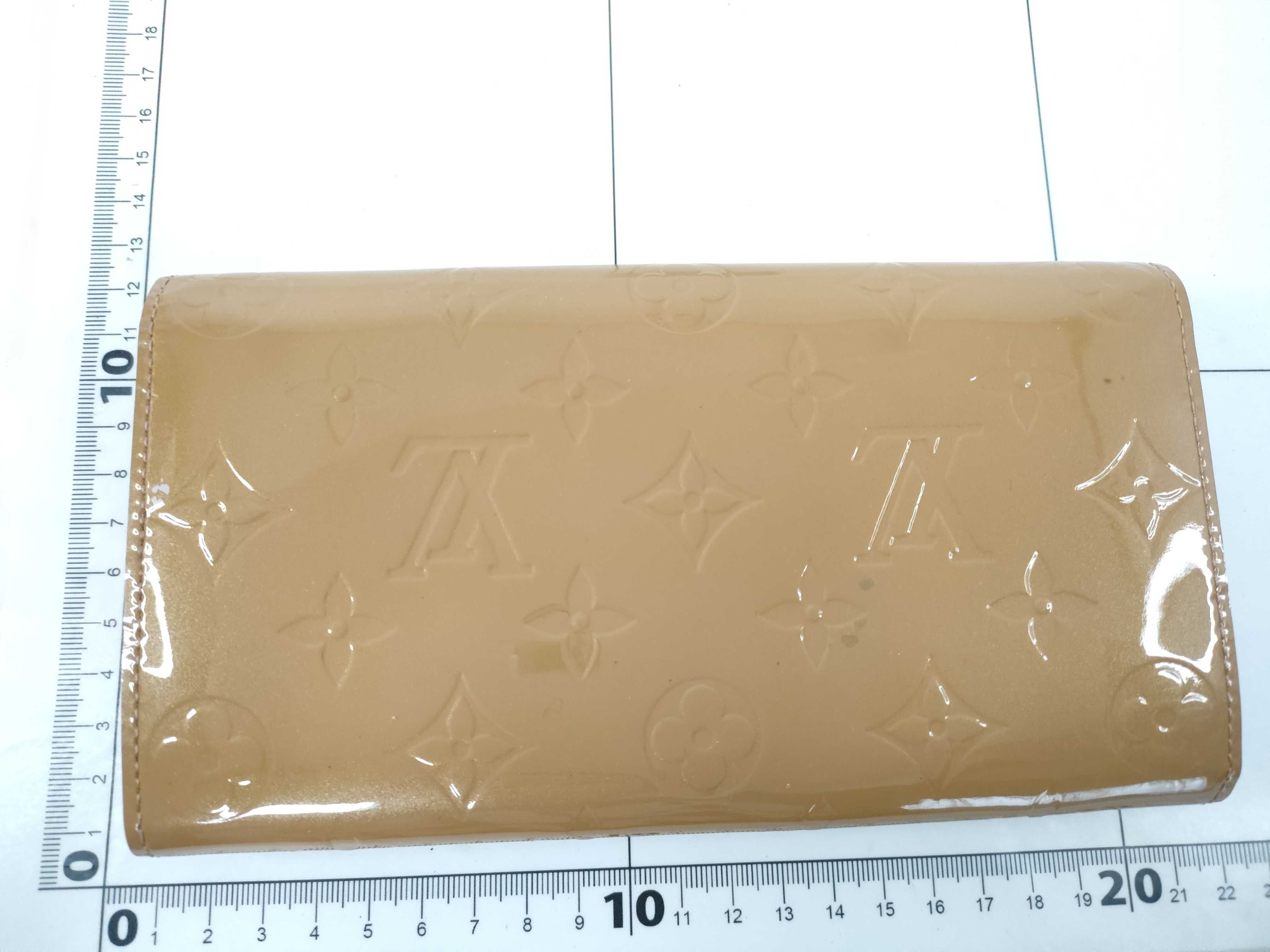 Vernis Portefeuille Sarah Wallet with Initials — view 2