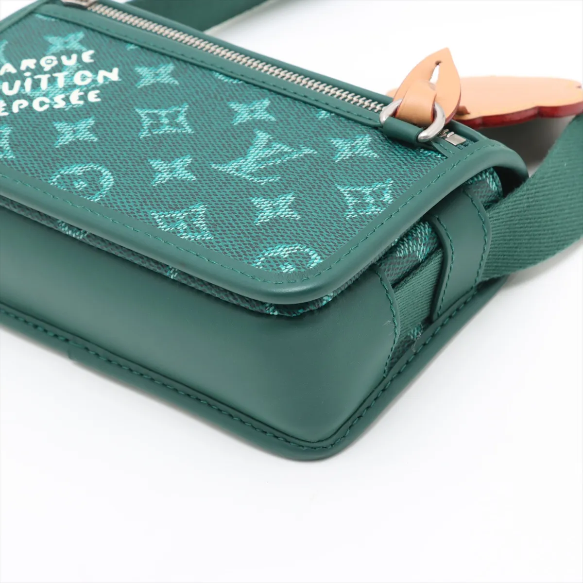 Monogram Heritage Bosfall Wearable Wallet M12637 Green RFID responsive — view 3