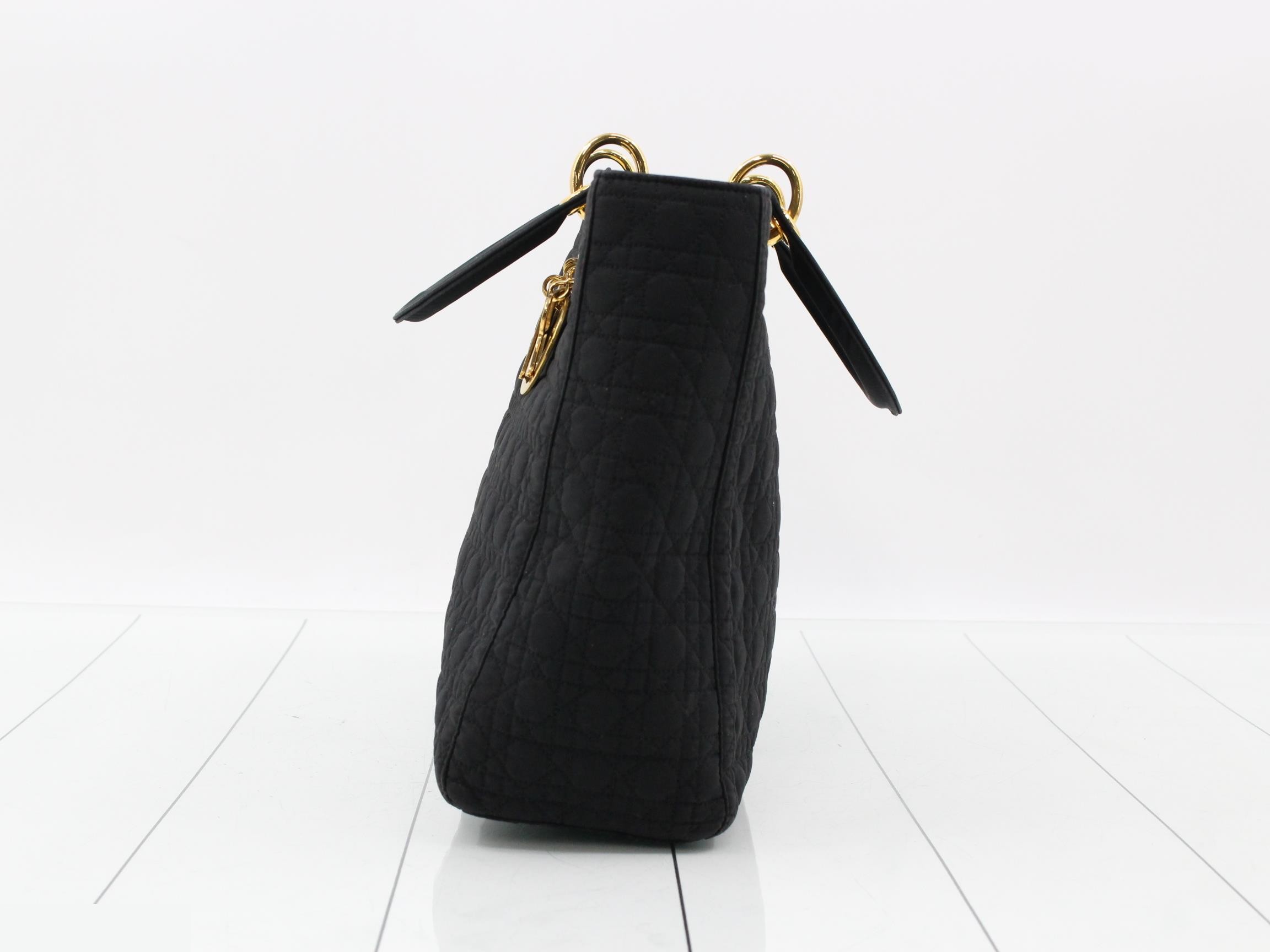 handbag — view 3