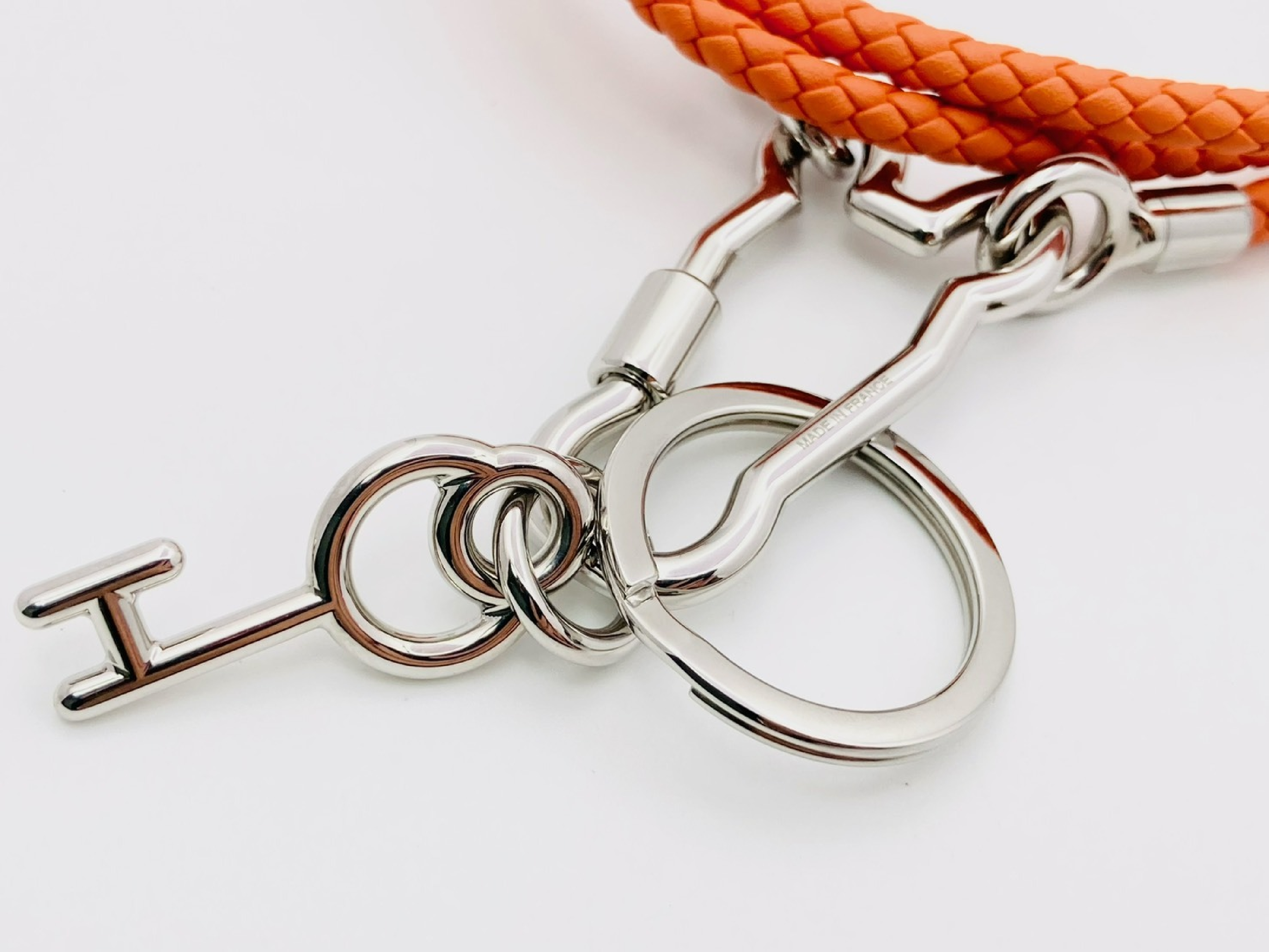 Clé Cheval Snap Hook Keyring & H Key Leather Long Necklace 3-Way Orange Necklace — view 5