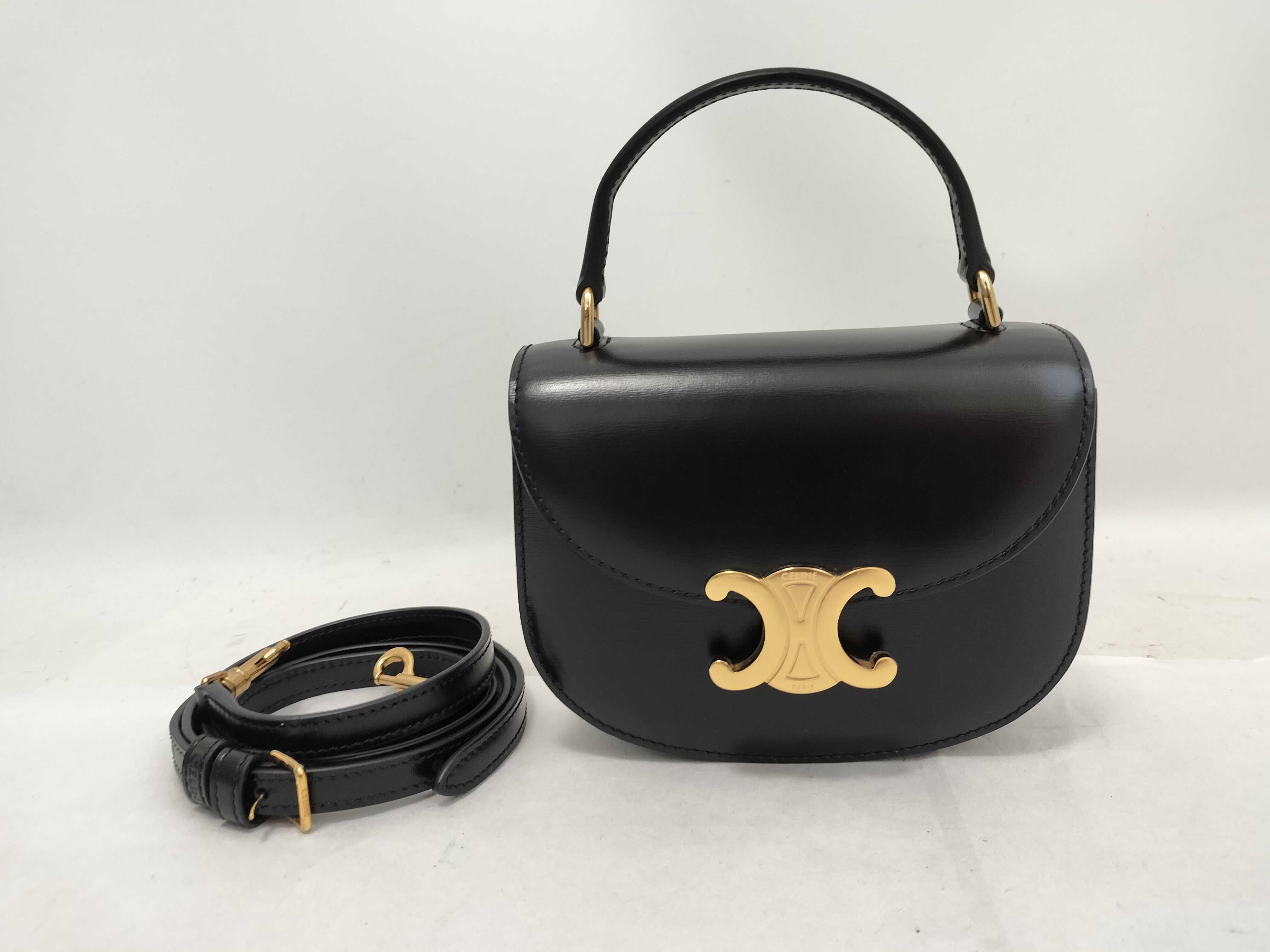 Triomphe Besace Claire Leather Shoulder Bag Handbag