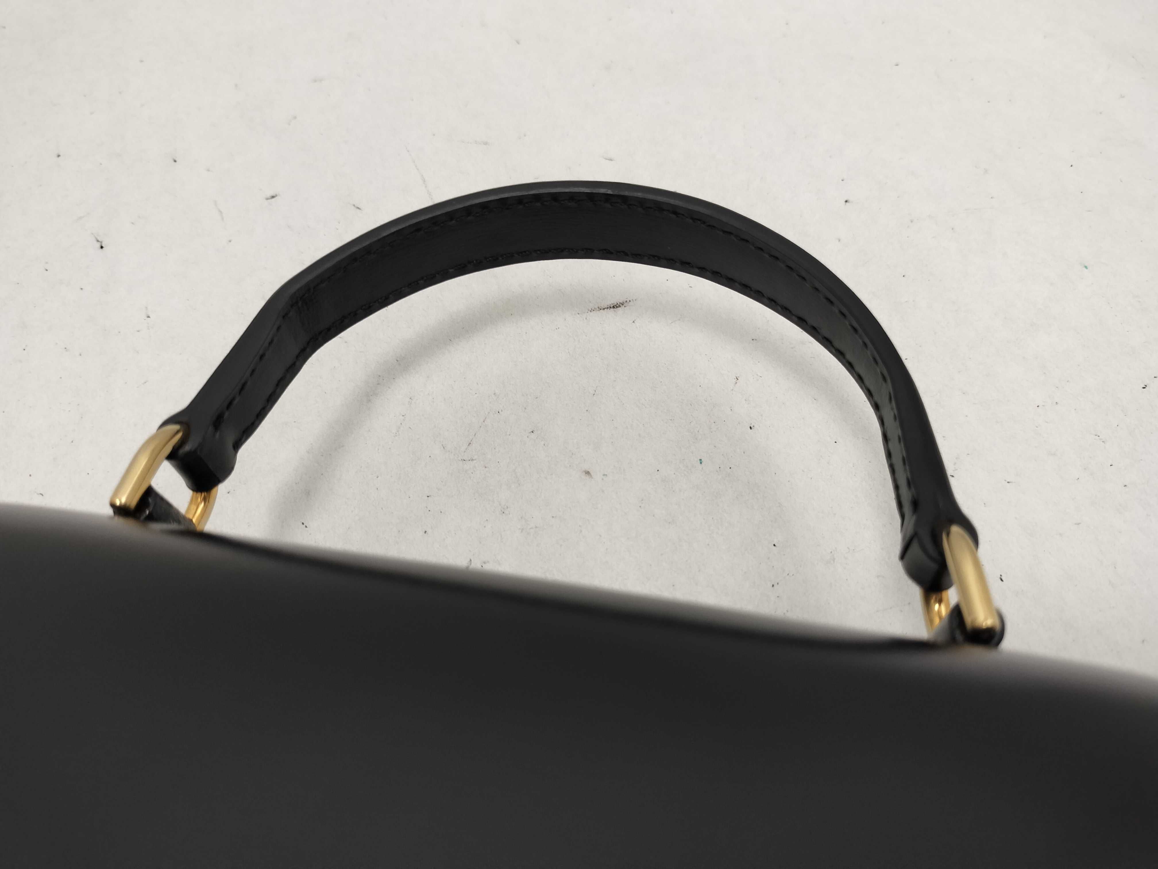 Triomphe Besace Claire Leather Shoulder Bag Handbag — view 3