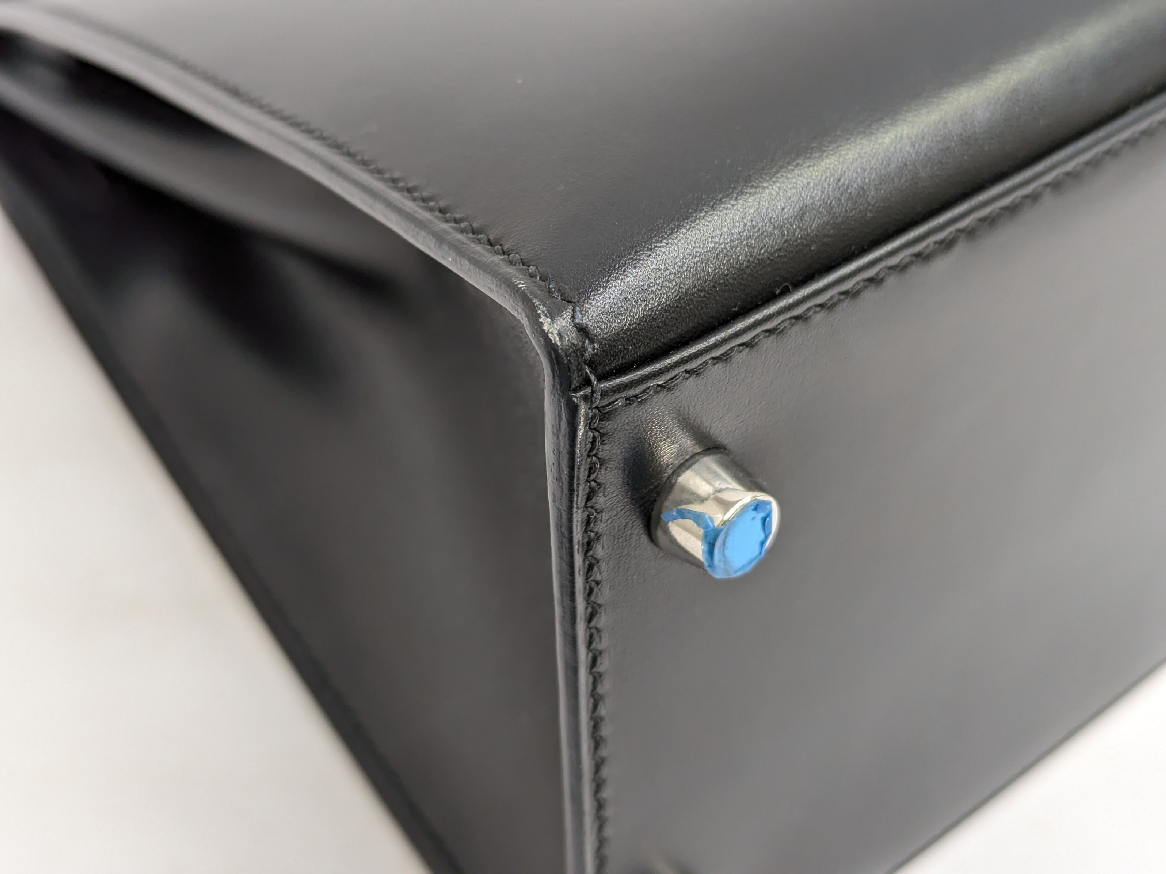 Kelly 28 Box Calf Black Silver Hardware L Stamp Shoulder Bag — view 3