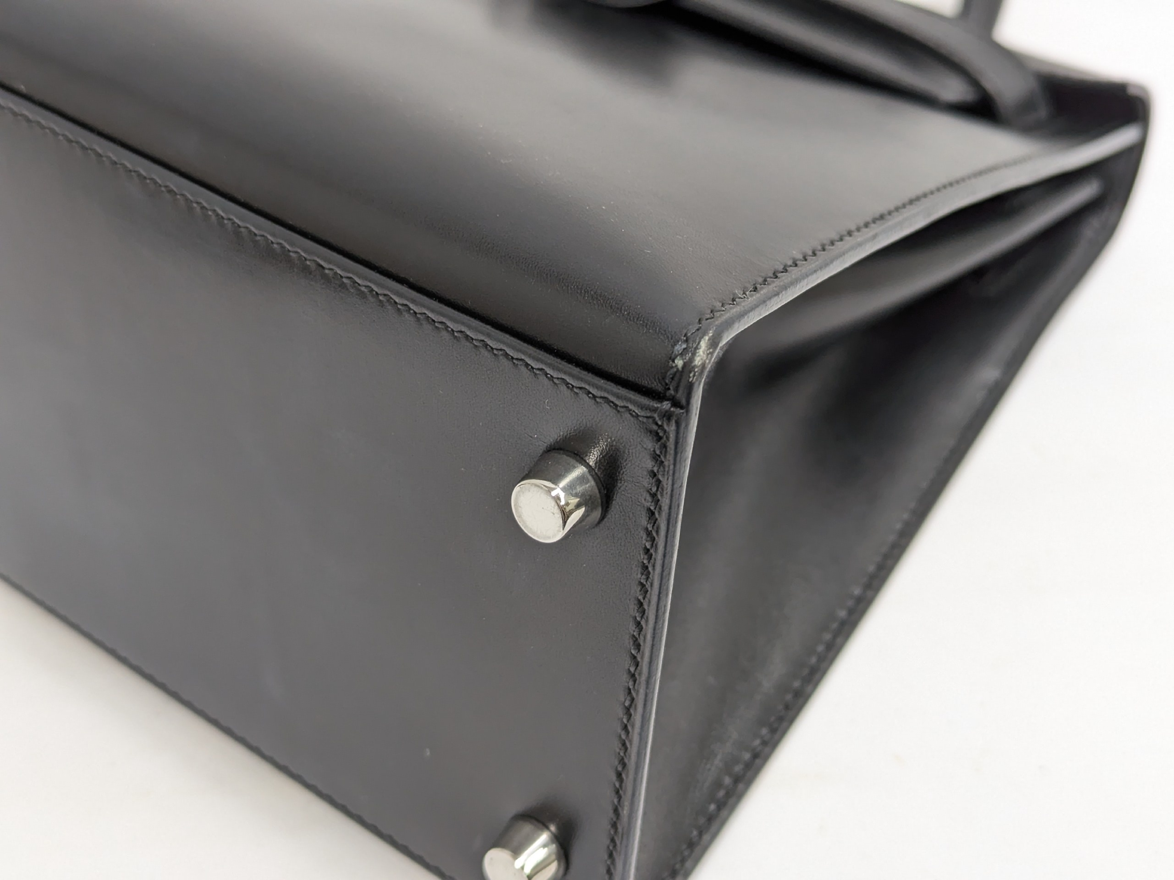 Kelly 28 Box Calf Black Silver Hardware L Stamp Shoulder Bag — view 4