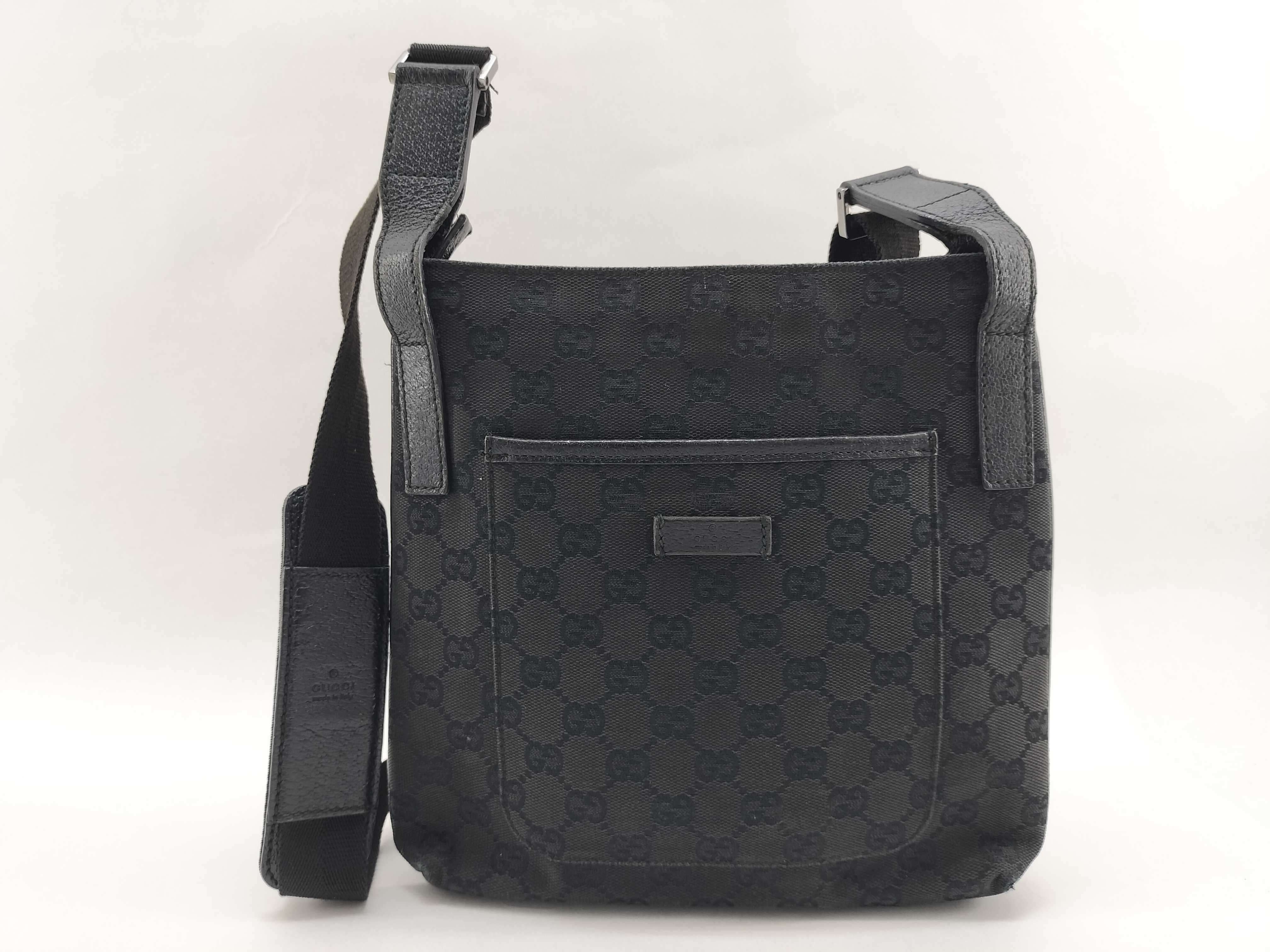 GG Canvas Shoulder Bag