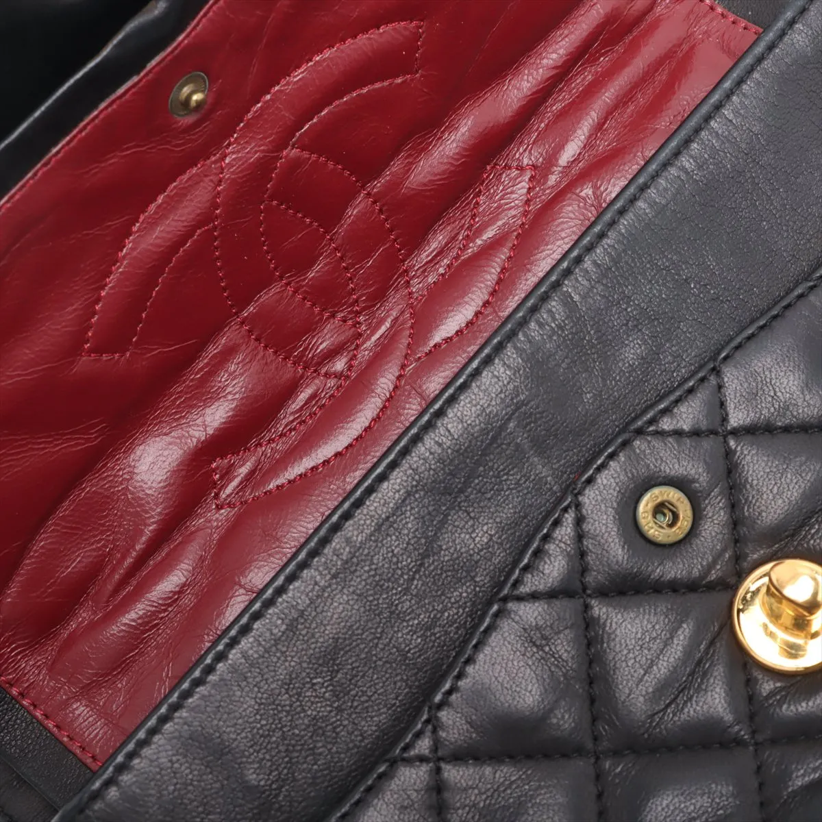 Matelasse Lambskin Double Flap Double Chain Bag Paris Limited Black Gold Hardware 0452679 Series 0 — view 12
