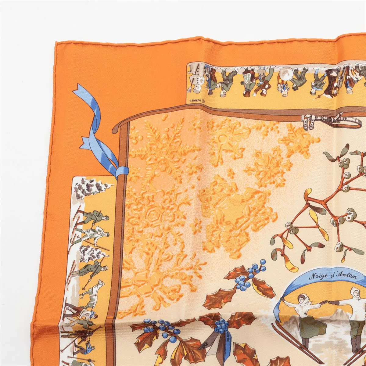 Carre 45 Neige d' Antan Last Year's Snow Scarf Silk Orange Thread Fuzz Thread Wrinkle — view 2