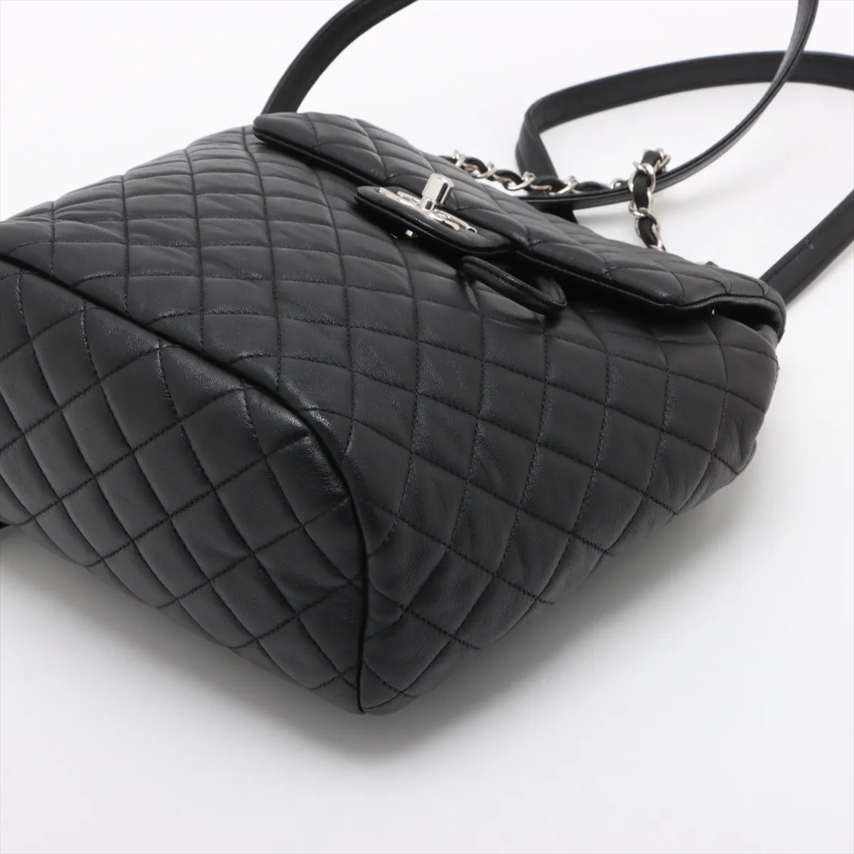 Matelasse lambskin chain backpack black silver hardware 22273230 22nd series — view 3