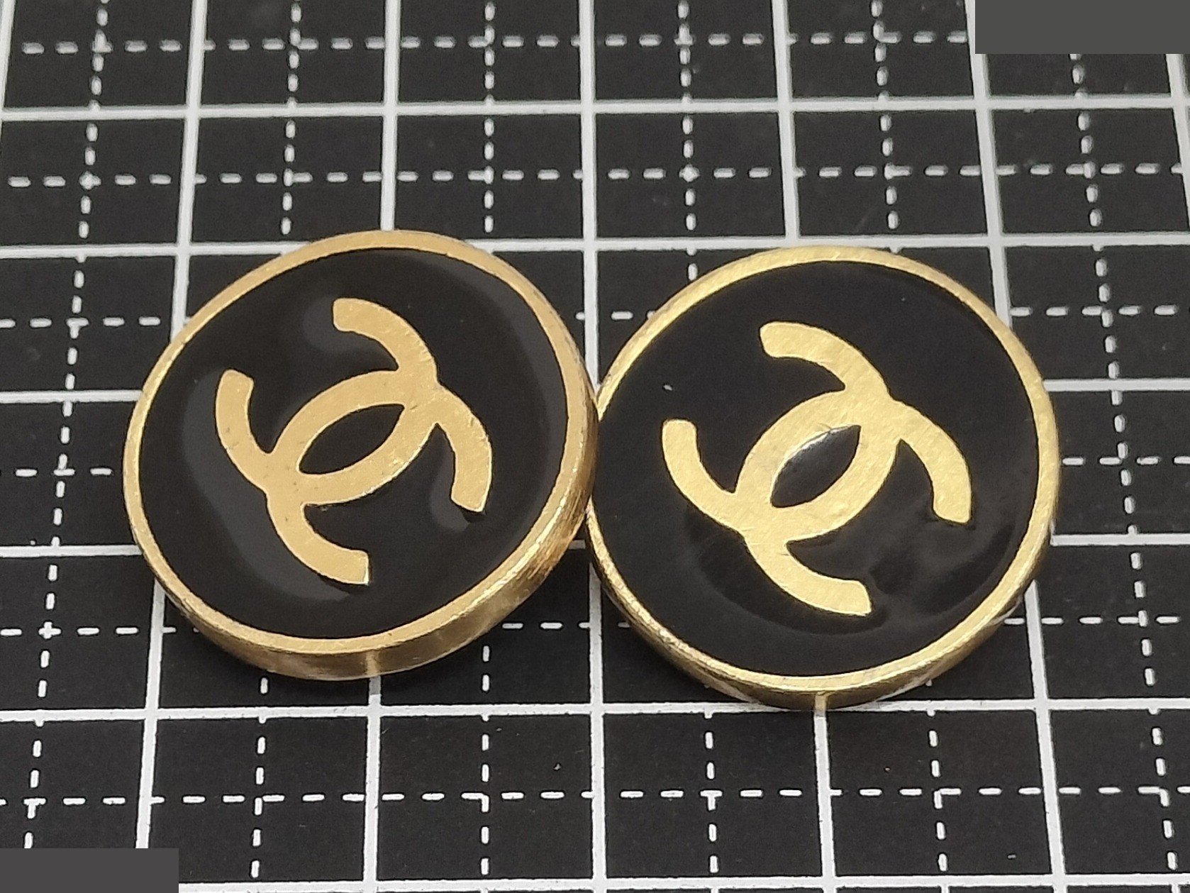 Coco Black Gold Earrings 01P — view 8