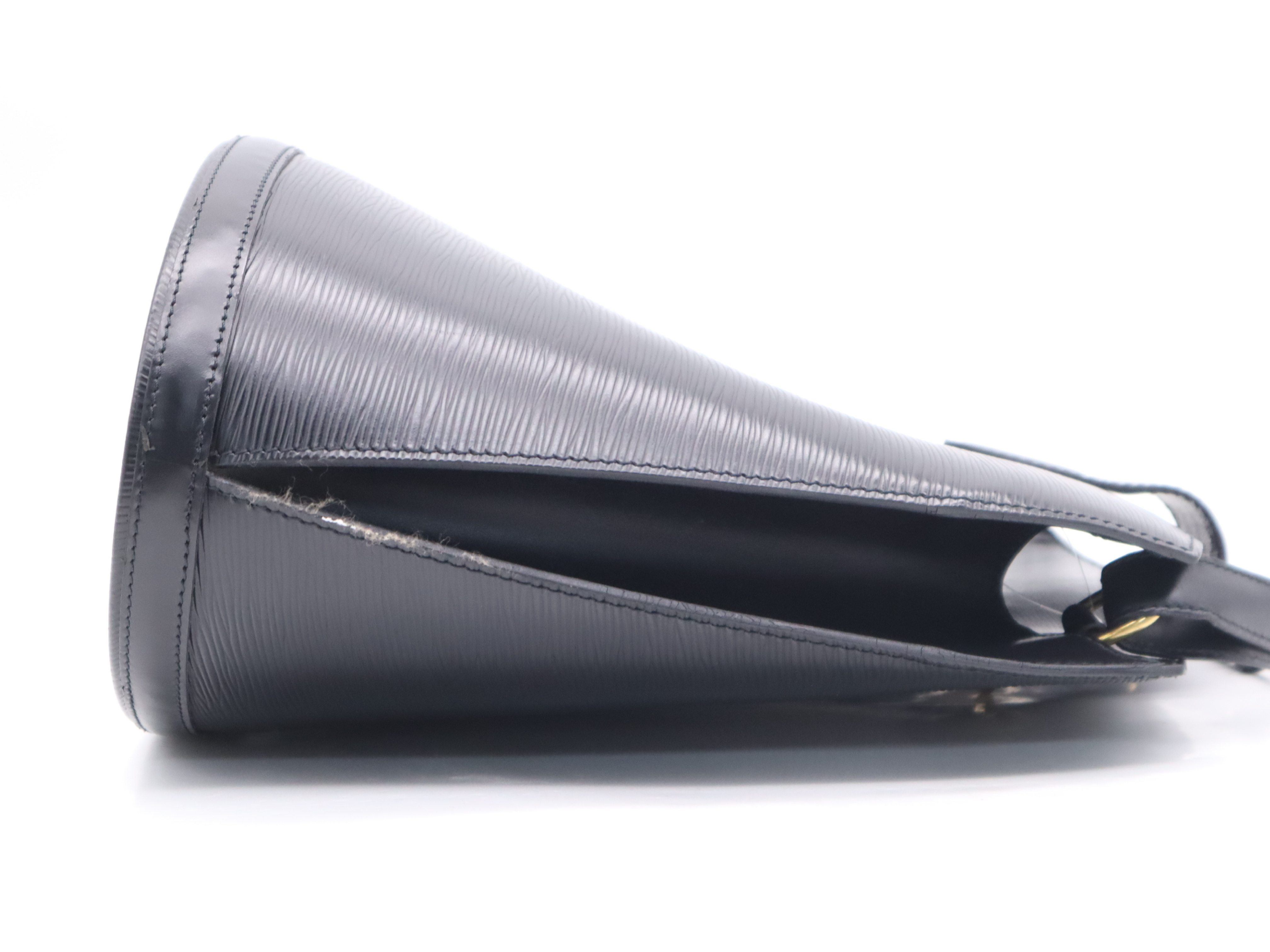 M52252 Epi Cluny Noir Shoulder Bag — view 5