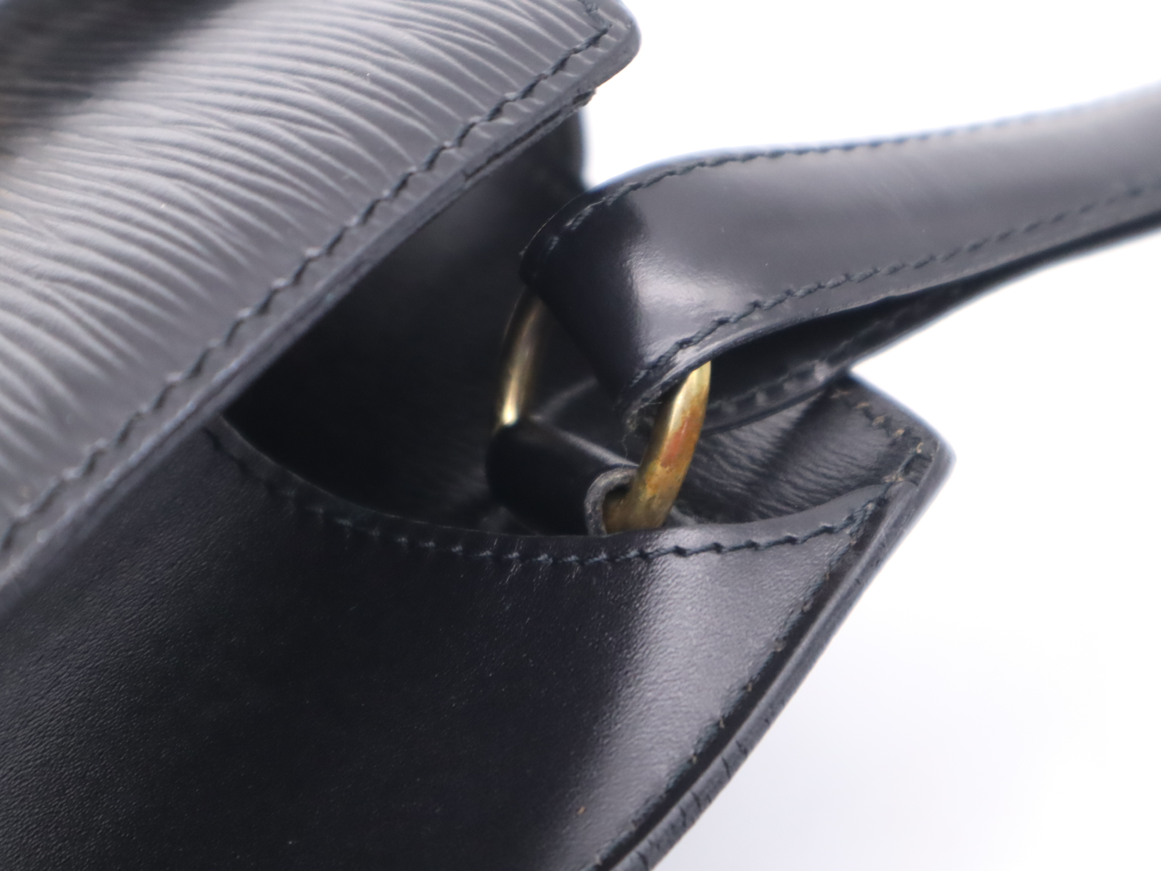 M52252 Epi Cluny Noir Shoulder Bag — view 8