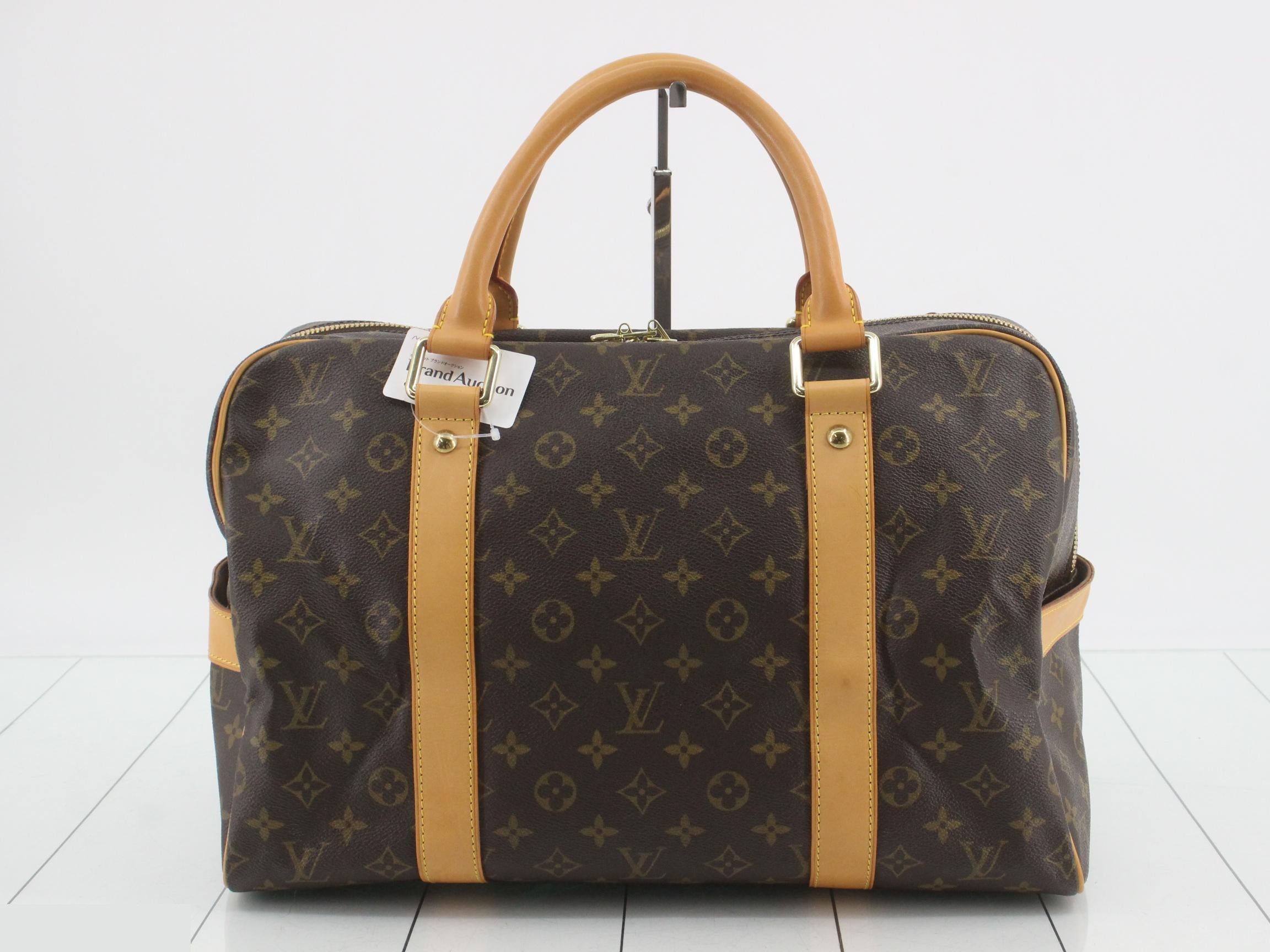 Carryall TH0076 - Includes dust bag, handle strap, name tag, key, 2 keys, and booklet. — view 2